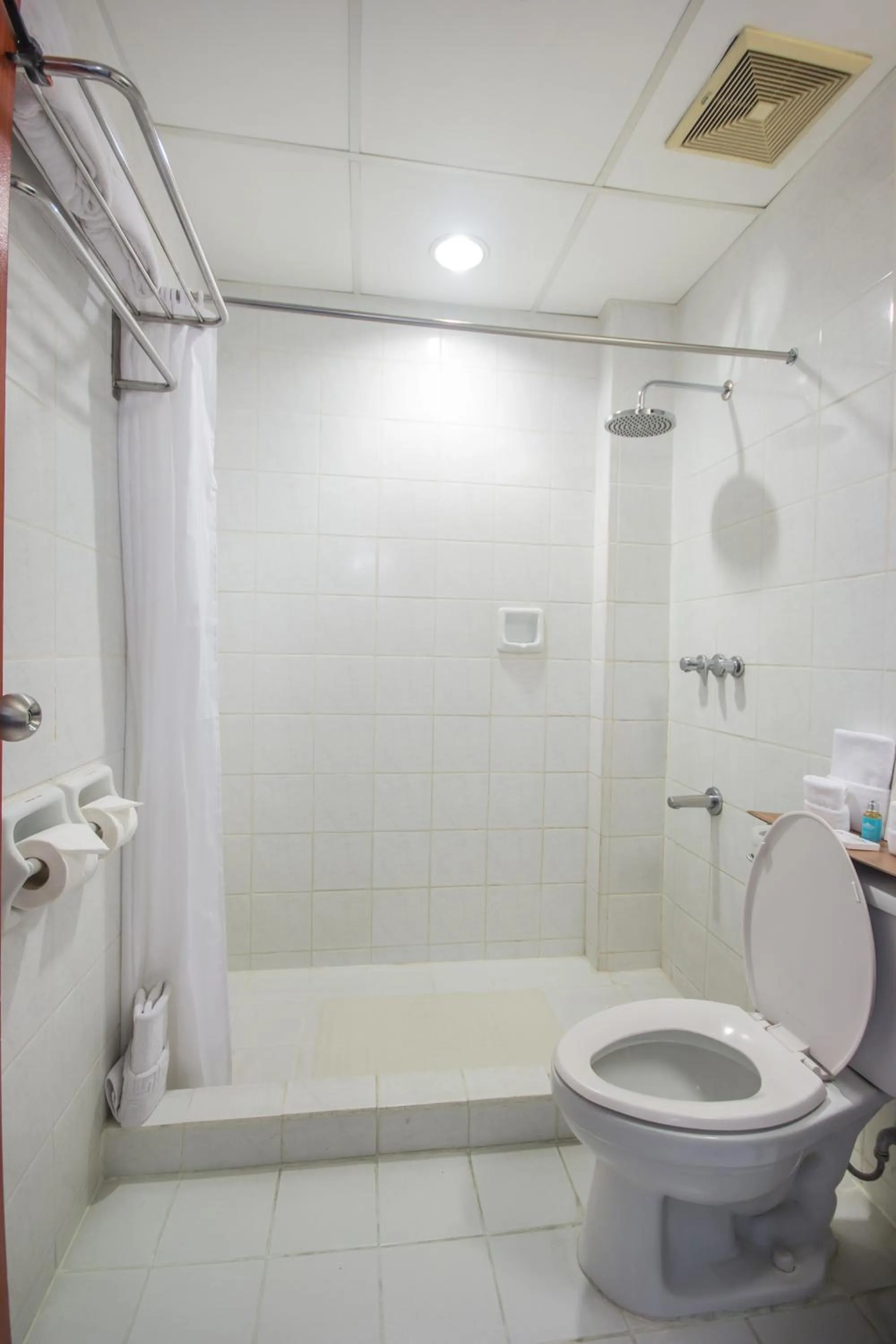 Bathroom in Microtel by Wyndham Batangas