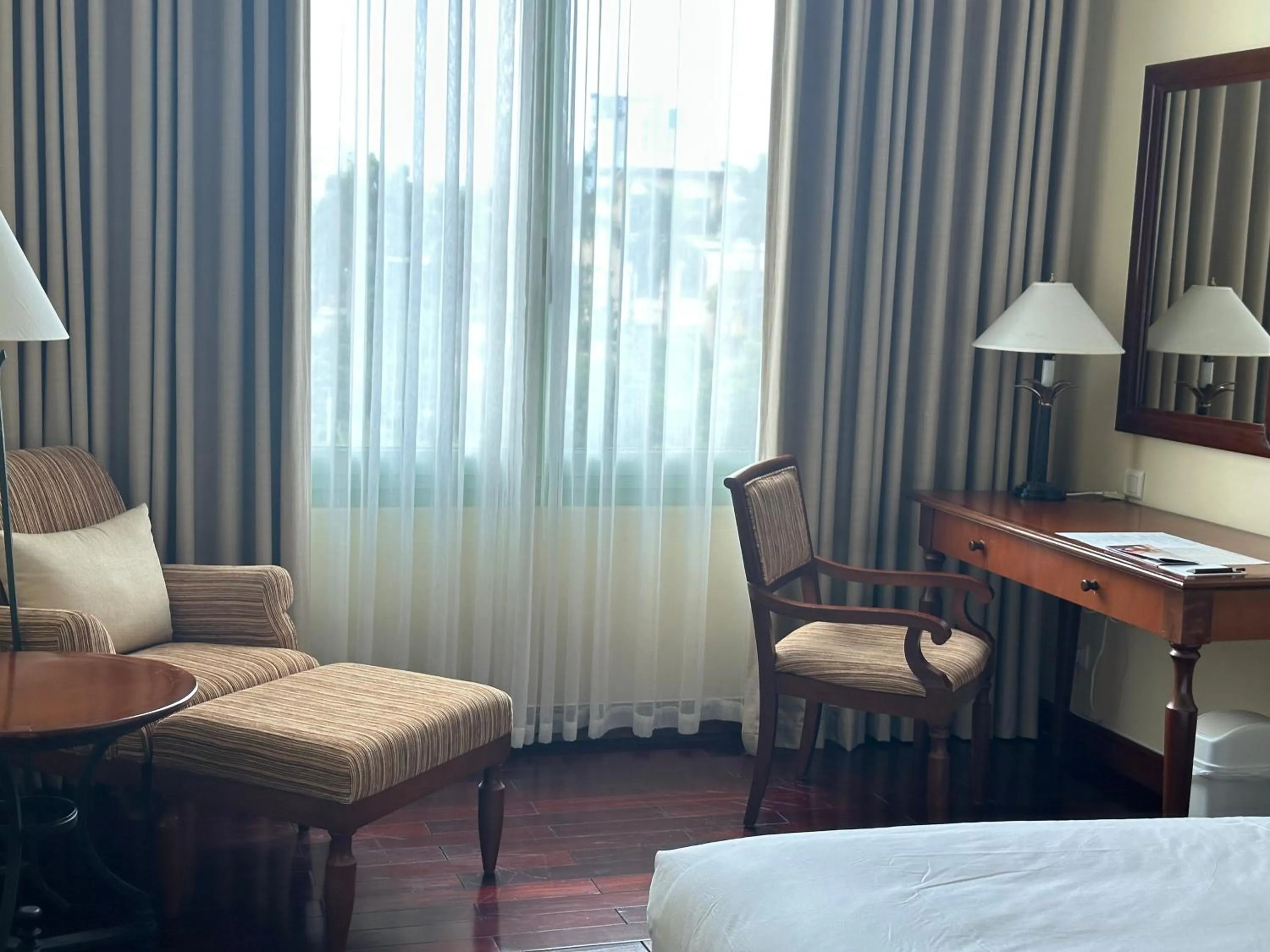 Seating area, Bed in Hai Phong Harbour View Hotel