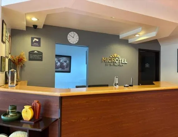 Lobby or reception in Microtel by Wyndham Eagle Ridge
