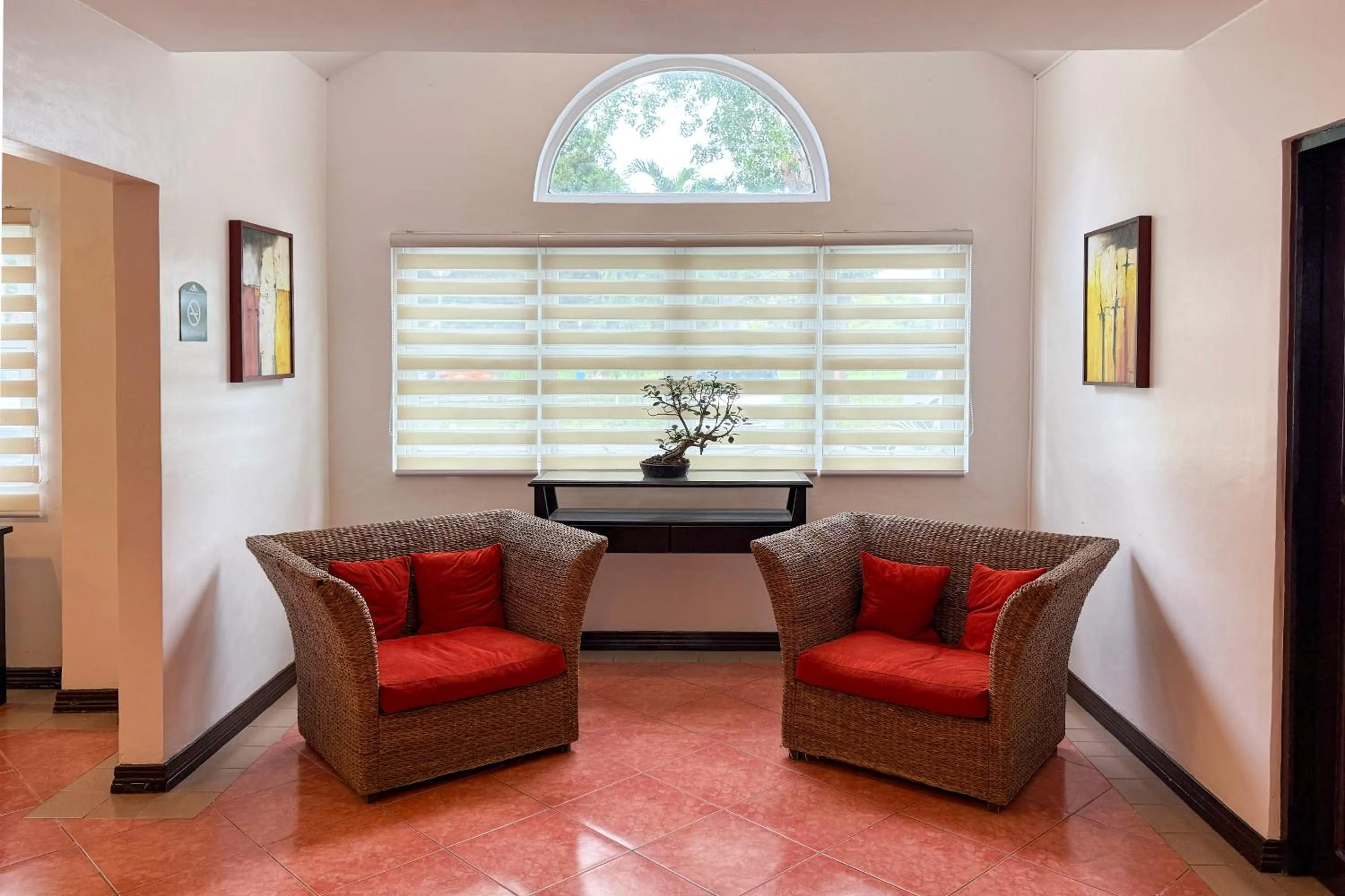 Lobby or reception in Microtel by Wyndham Eagle Ridge