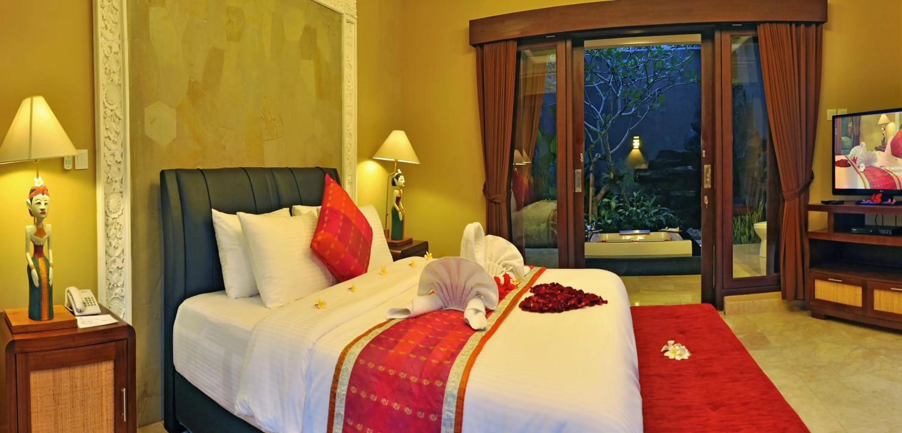 Photo of the whole room, Bed in Bali Aroma Exclusive Villas