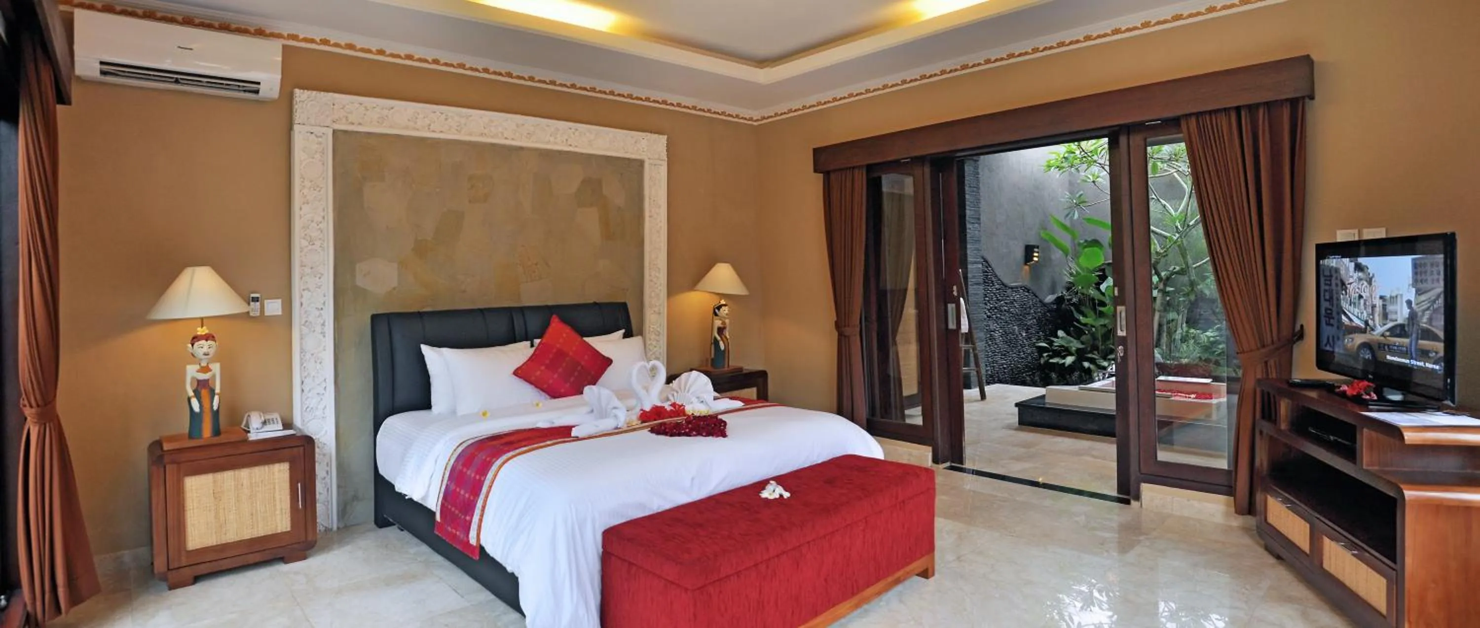 Bed in Bali Aroma Exclusive Villas