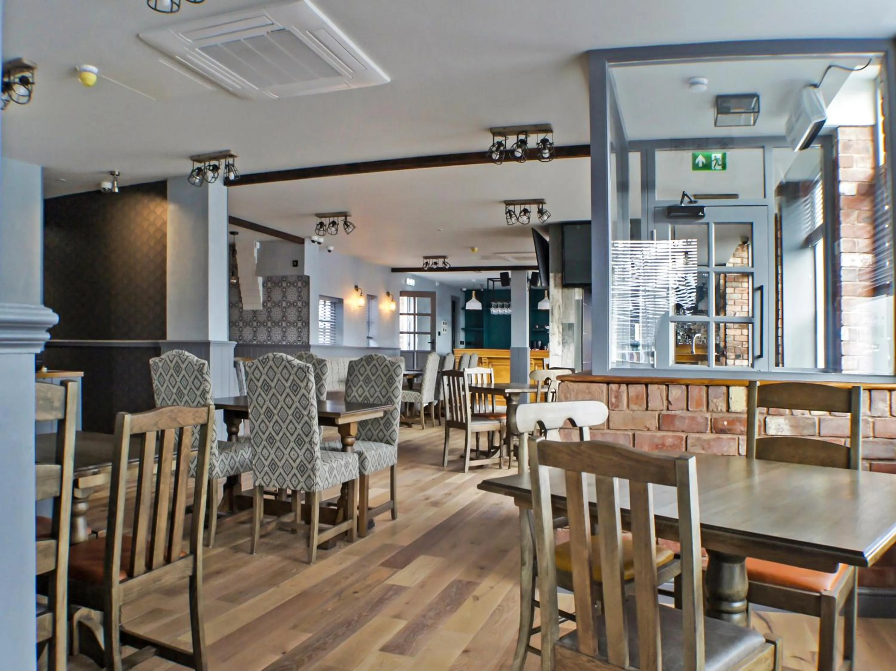 Restaurant/places to eat in OYO Tamworth Arms Boutique Pub & Hotel