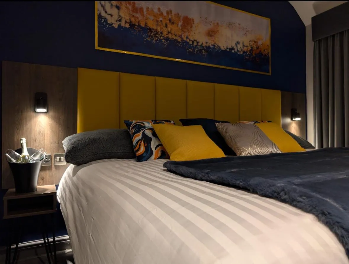 Bedroom, Bed in OYO Tamworth Arms Boutique Pub & Hotel