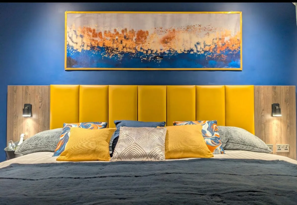 Bedroom, Bed in OYO Tamworth Arms Boutique Pub & Hotel