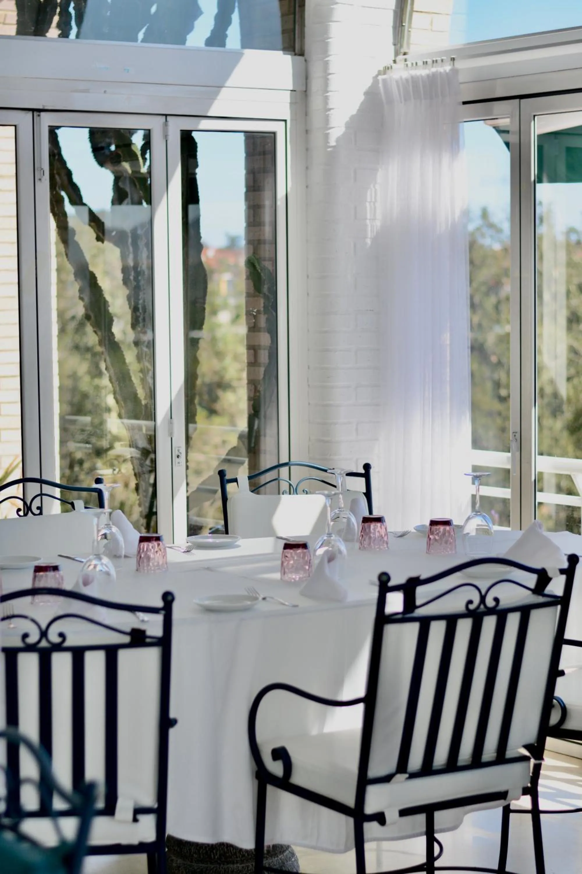 Restaurant/places to eat in Hotel Olimpo