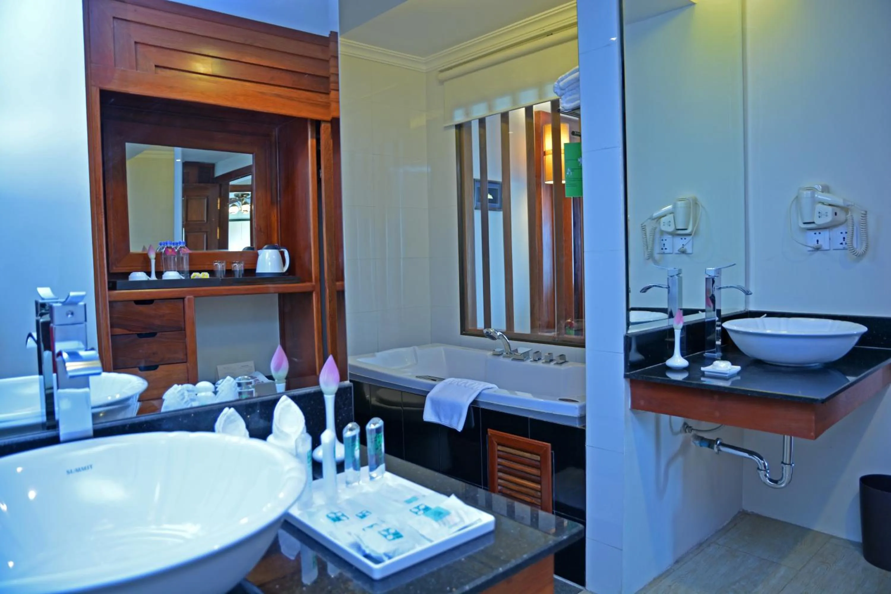 Bath in Angkor Miracle Resort & Spa