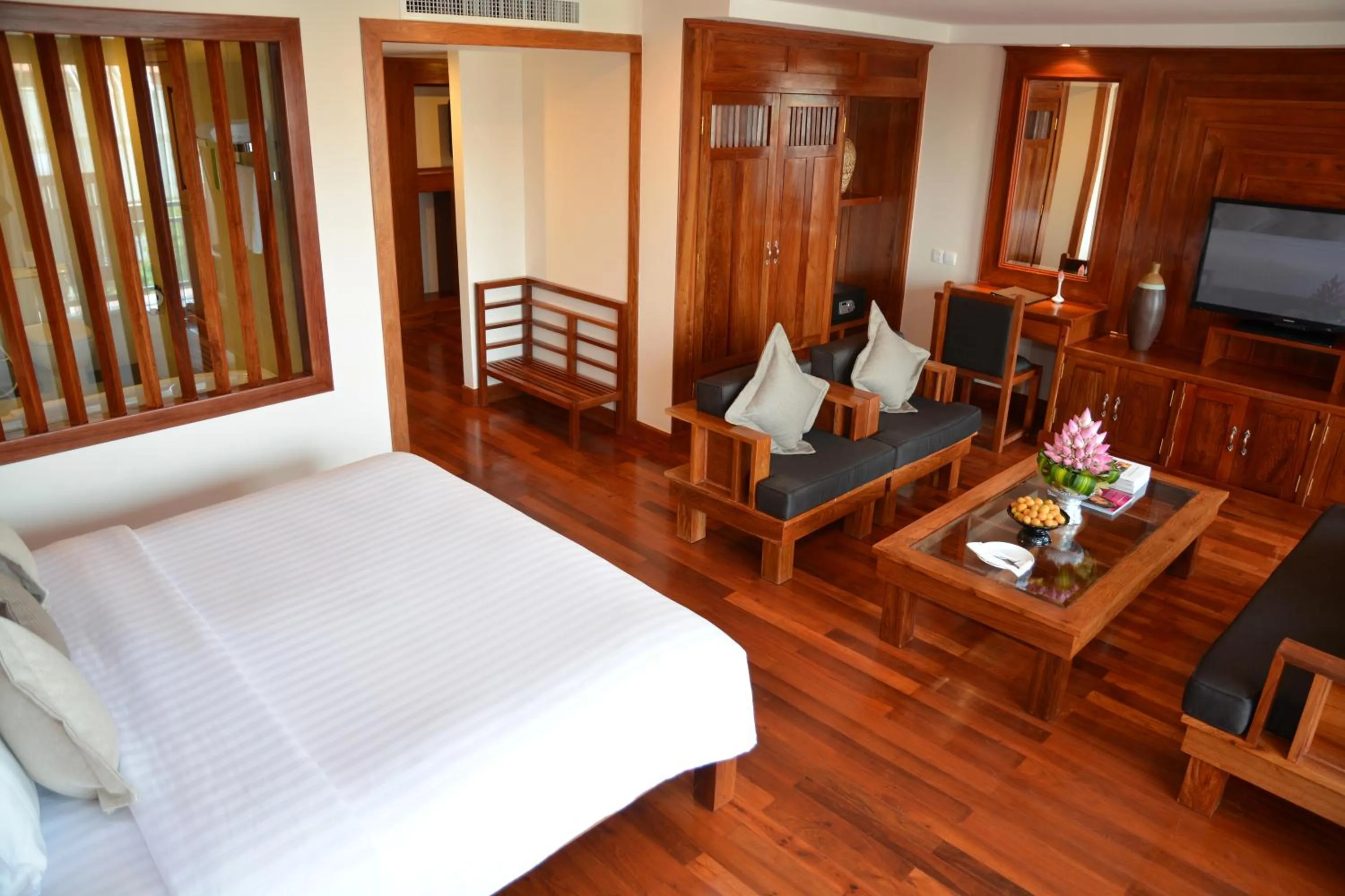 Guests, Bed in Angkor Miracle Resort & Spa