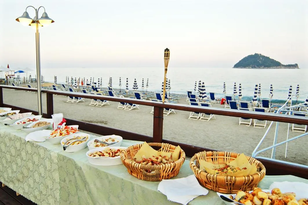 Restaurant/places to eat in Residence Sole