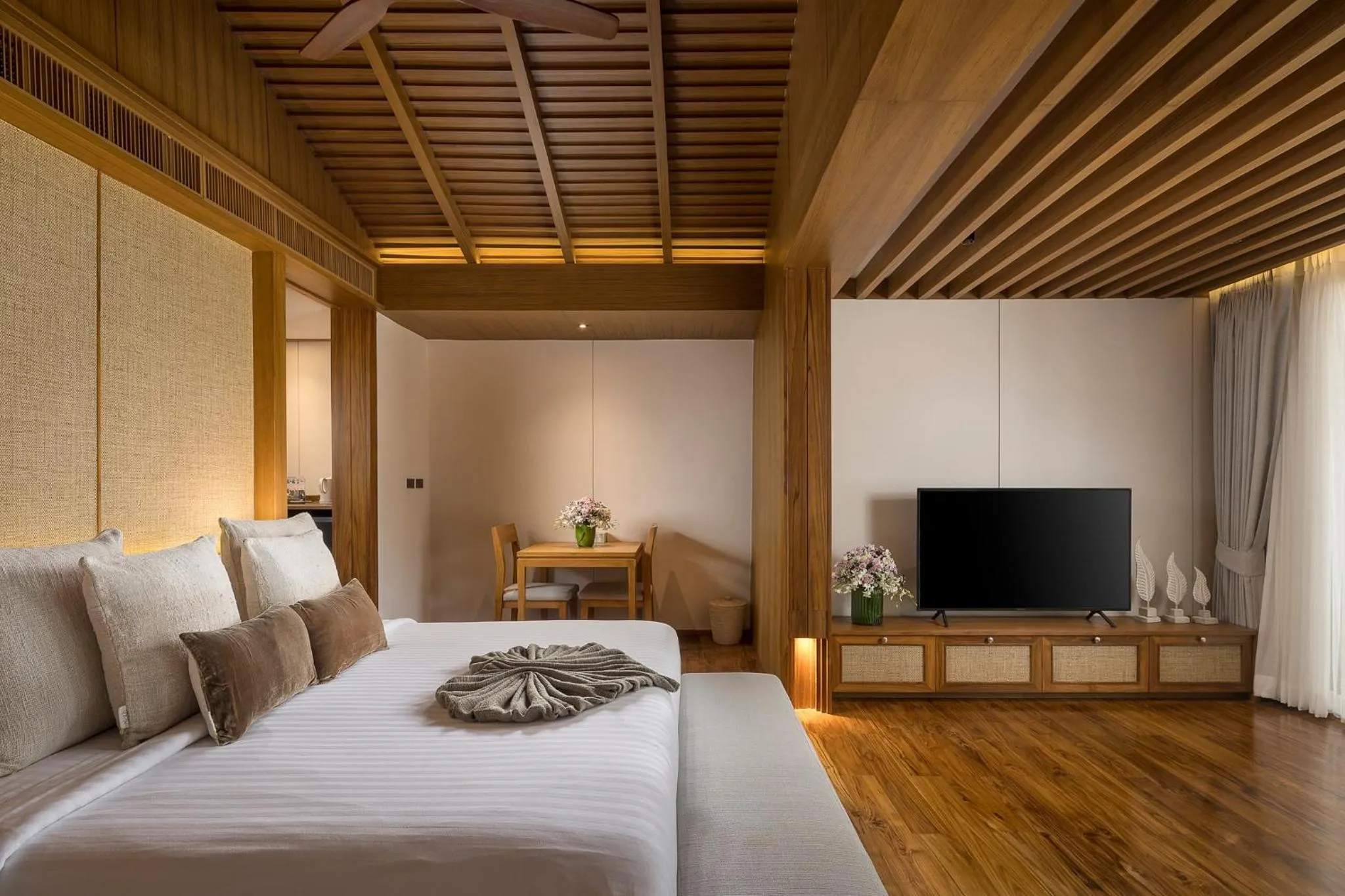 Bed in Khaolak Paradise Resort