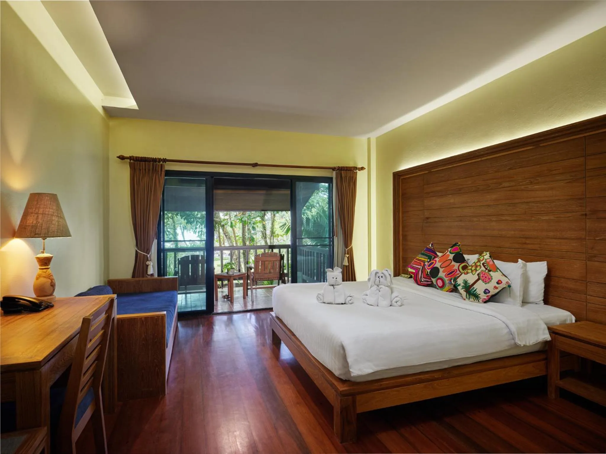 Bed in Khaolak Paradise Resort