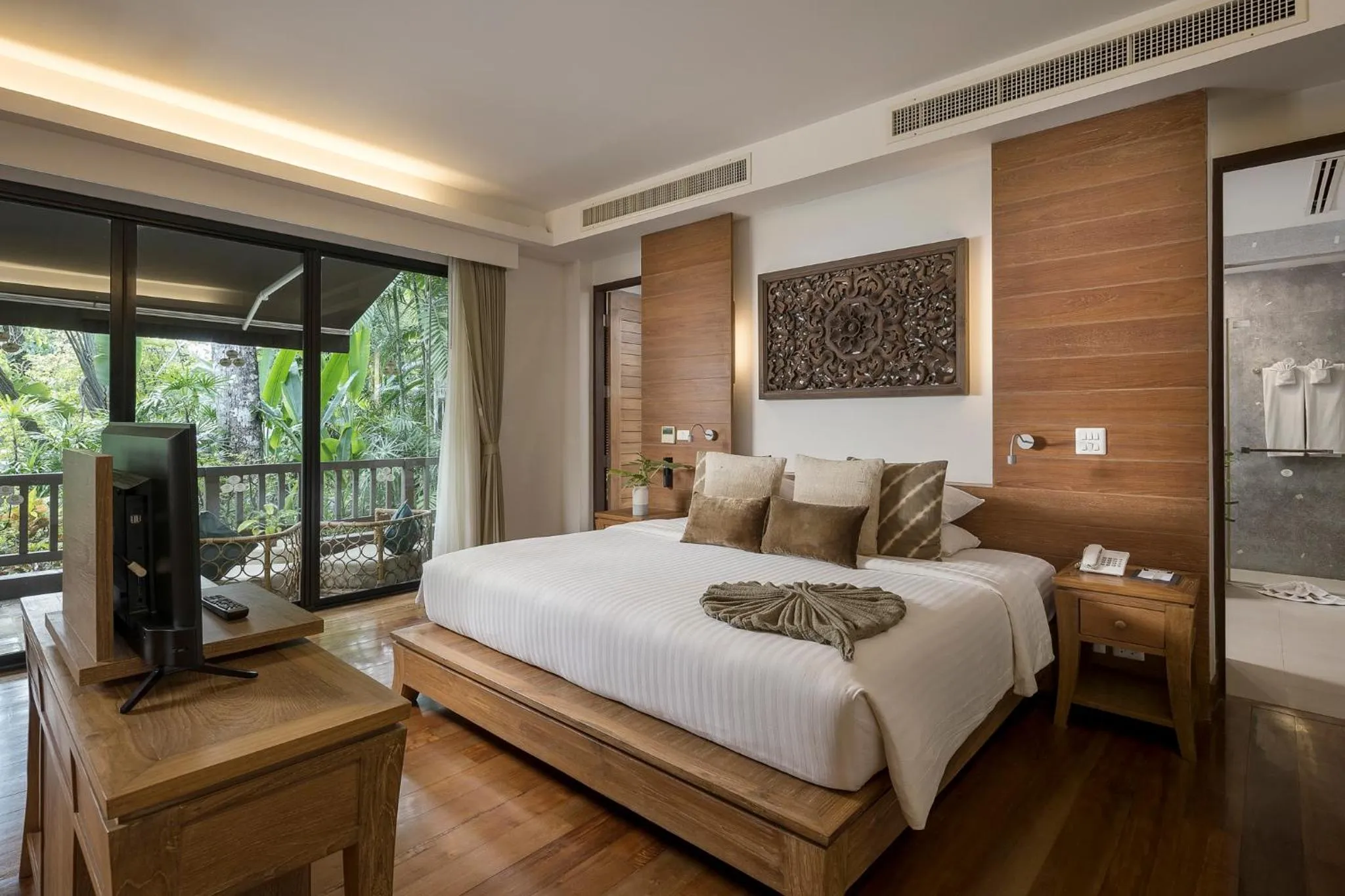 Bed in Khaolak Paradise Resort