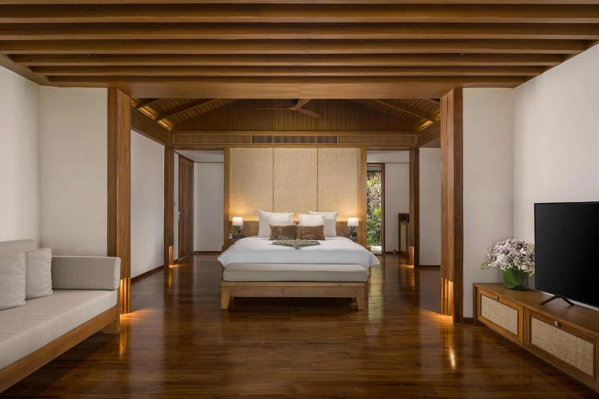 Bed in Khaolak Paradise Resort