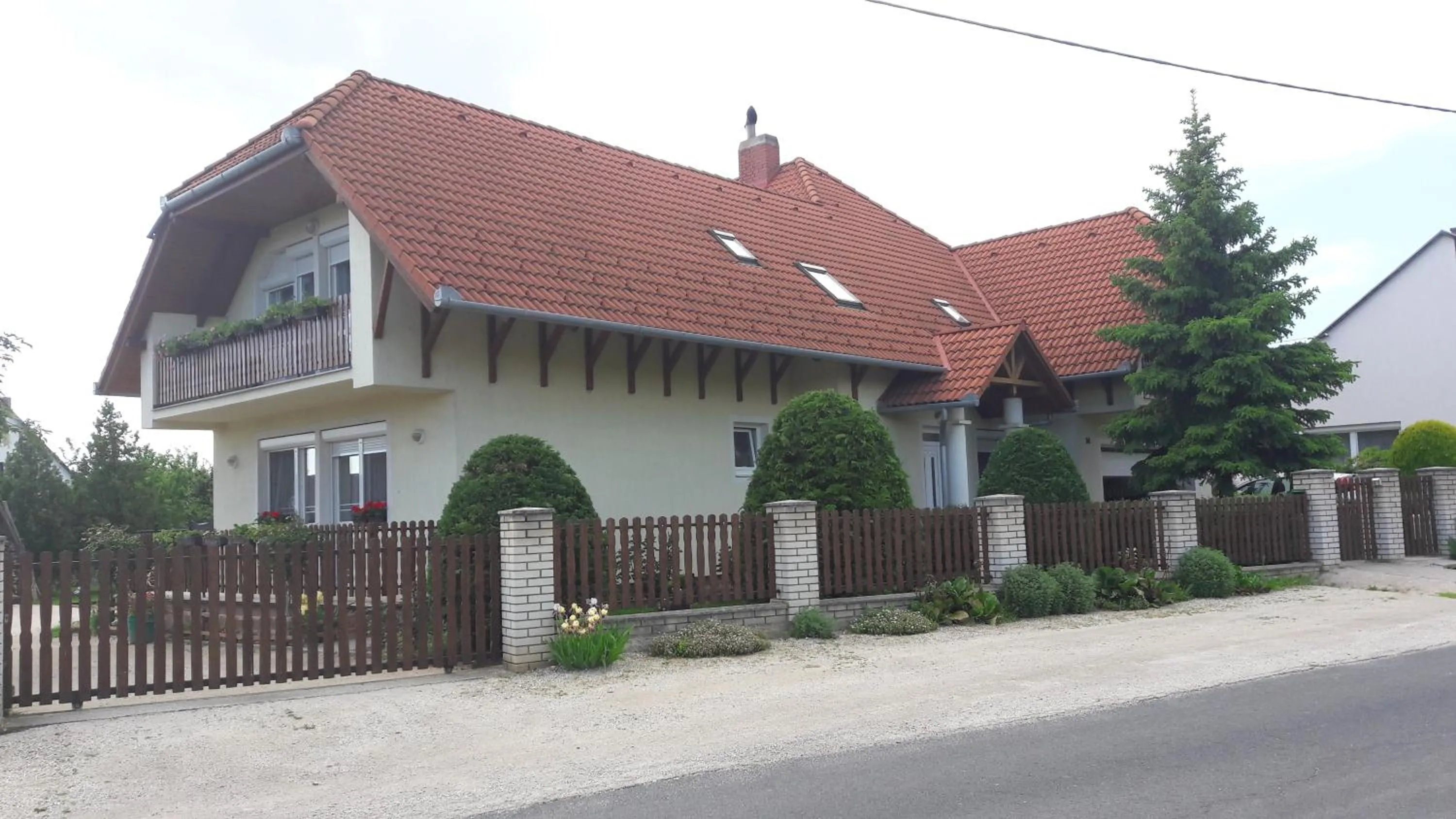 Facade/entrance in Szalóky Apartmanház