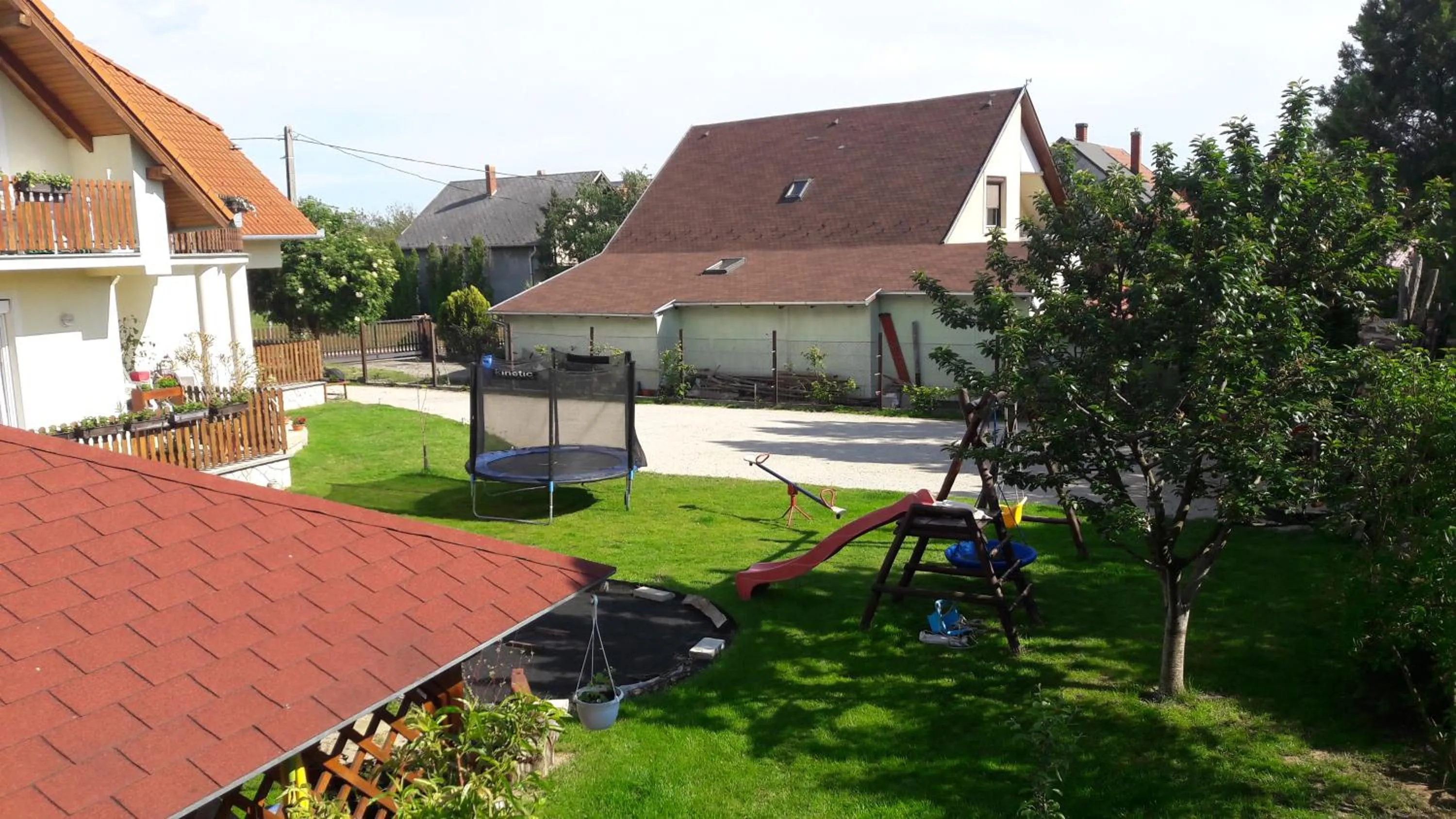 Garden in Szalóky Apartmanház