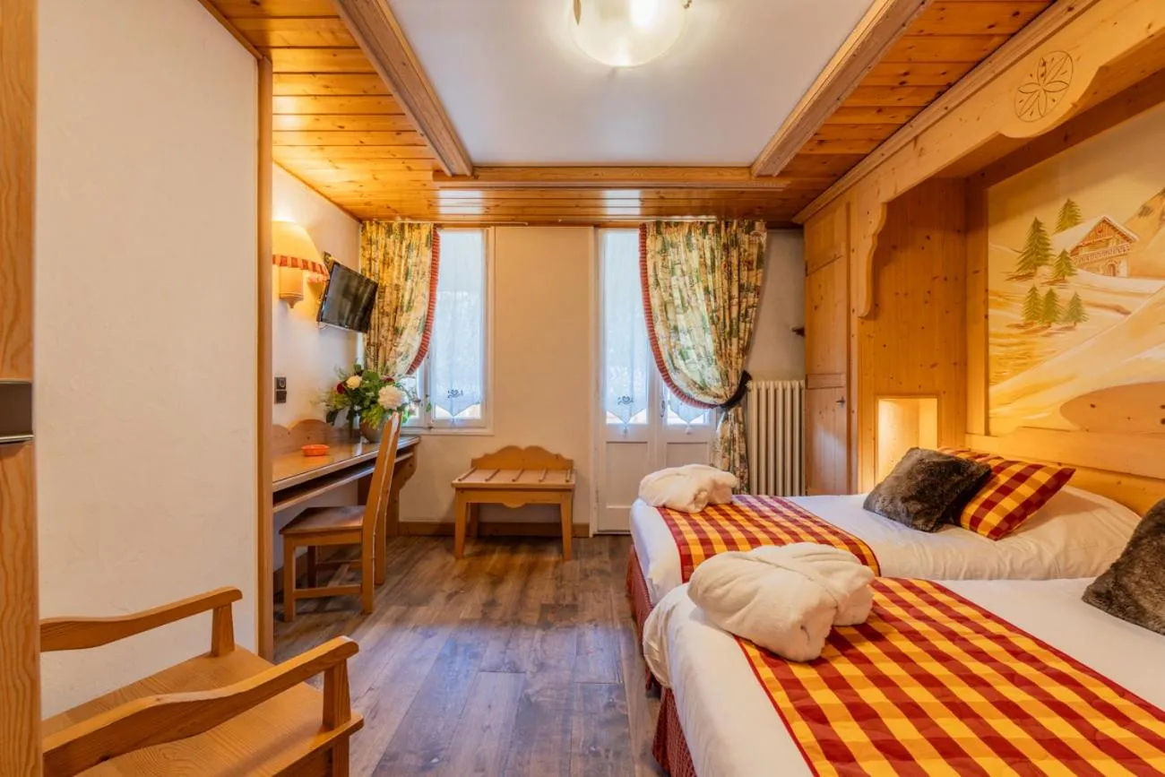 Bed in Hôtel Le Sporting