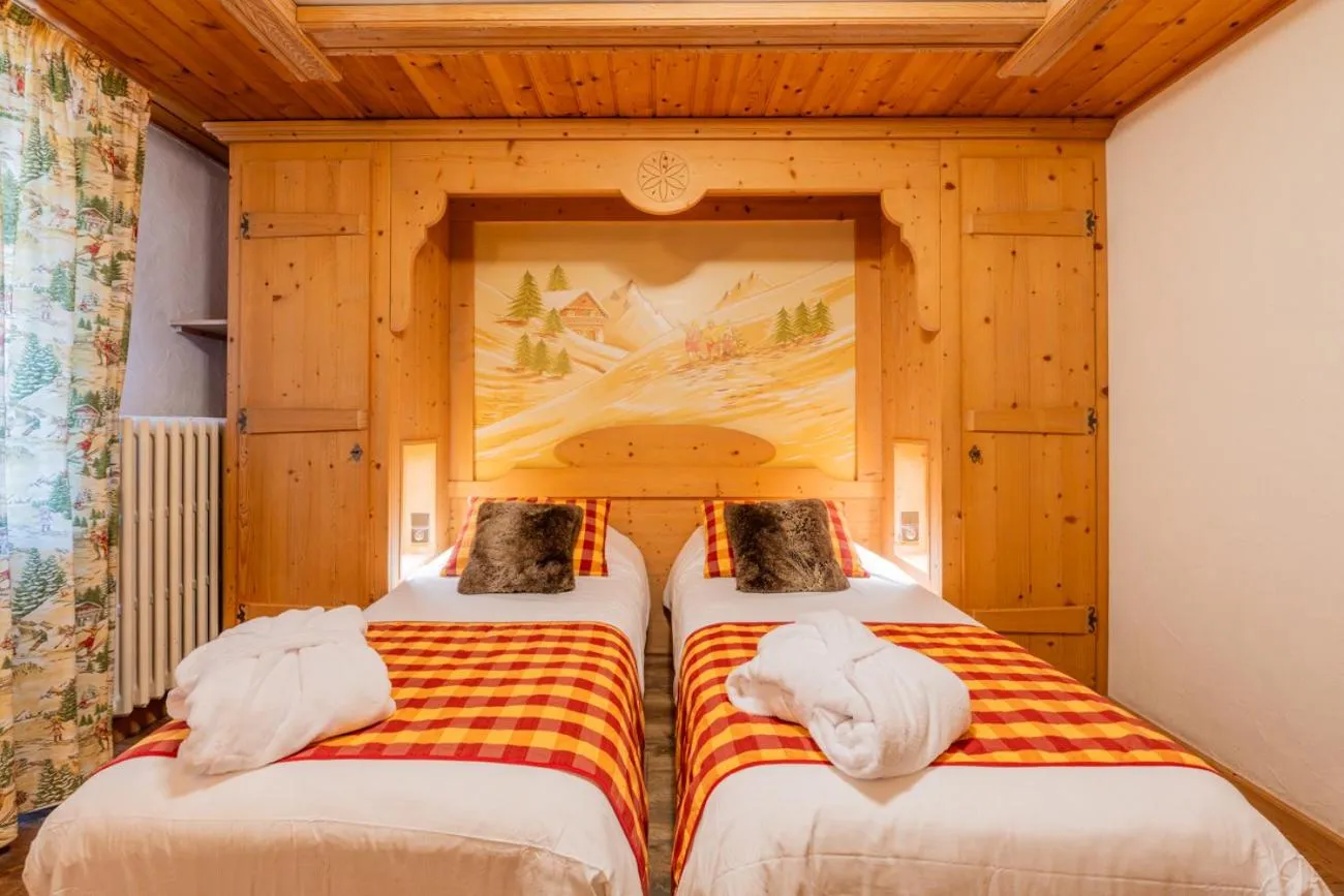 Bed in Hôtel Le Sporting