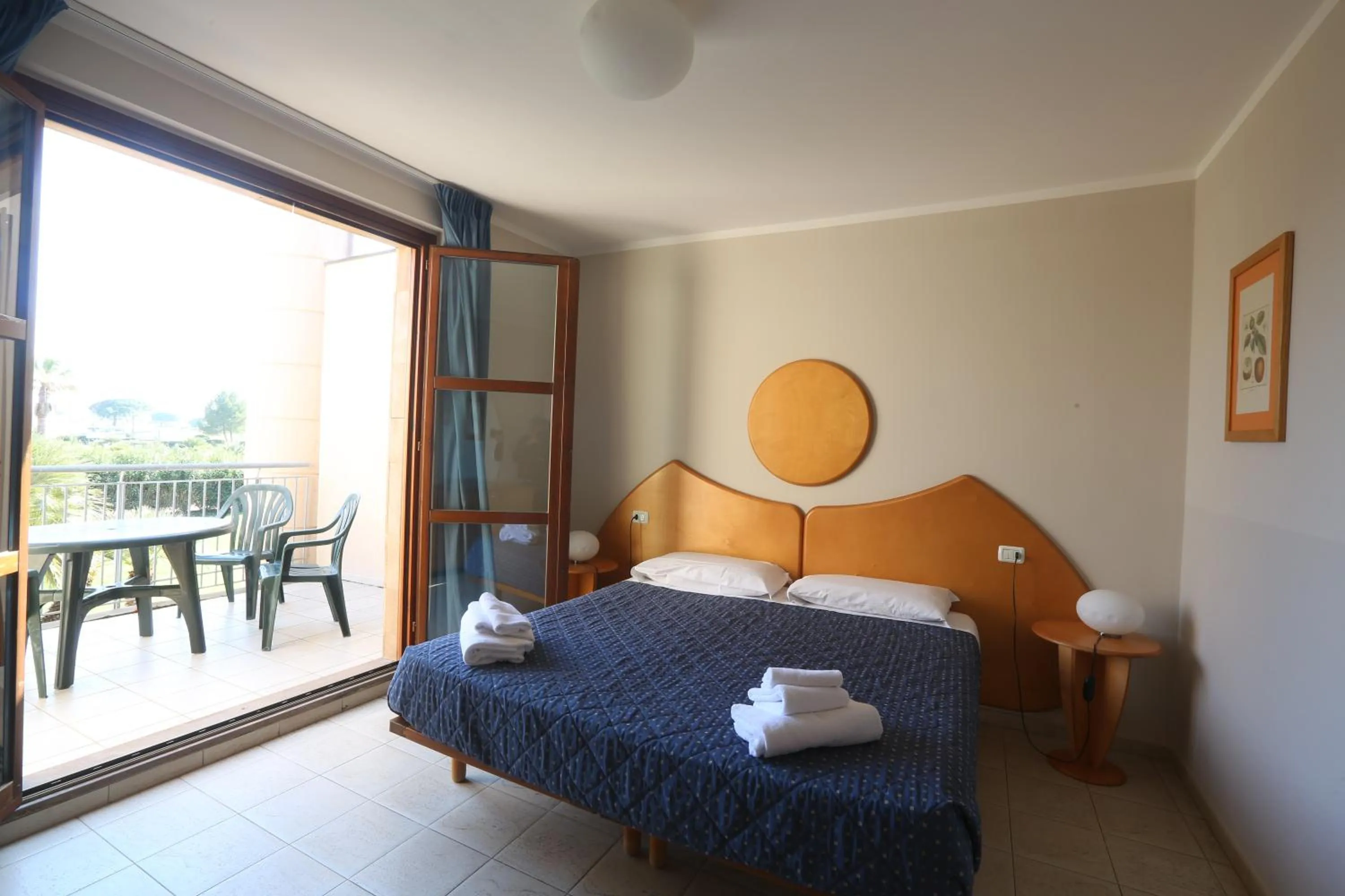 Bedroom, Bed in Cosmopolitan Golf & Beach Resort