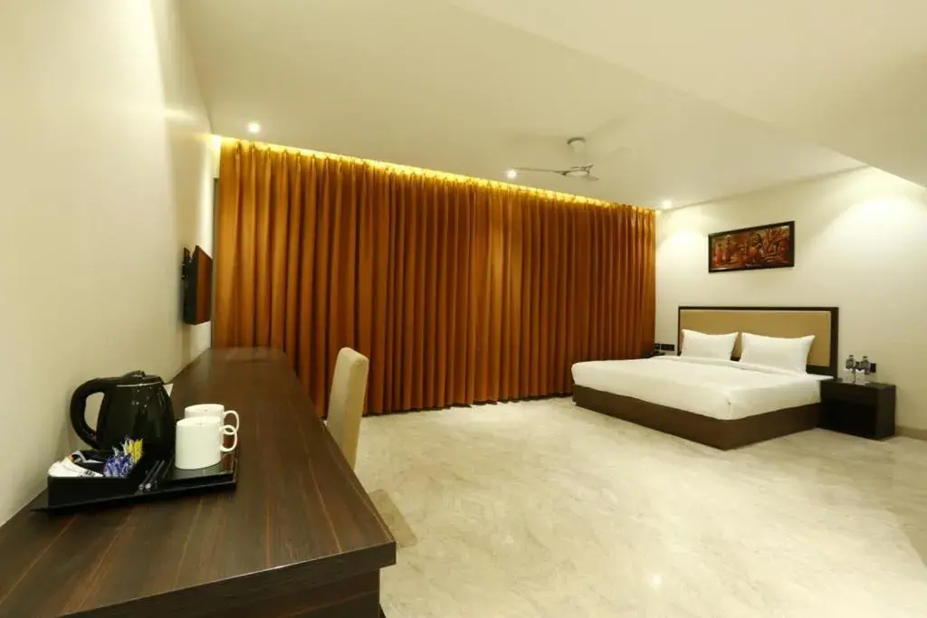 Deluxe King Suite in Centrum Hotel by Brijwasi Deluxe King Suite in Centrum Hotel by Brijwasi