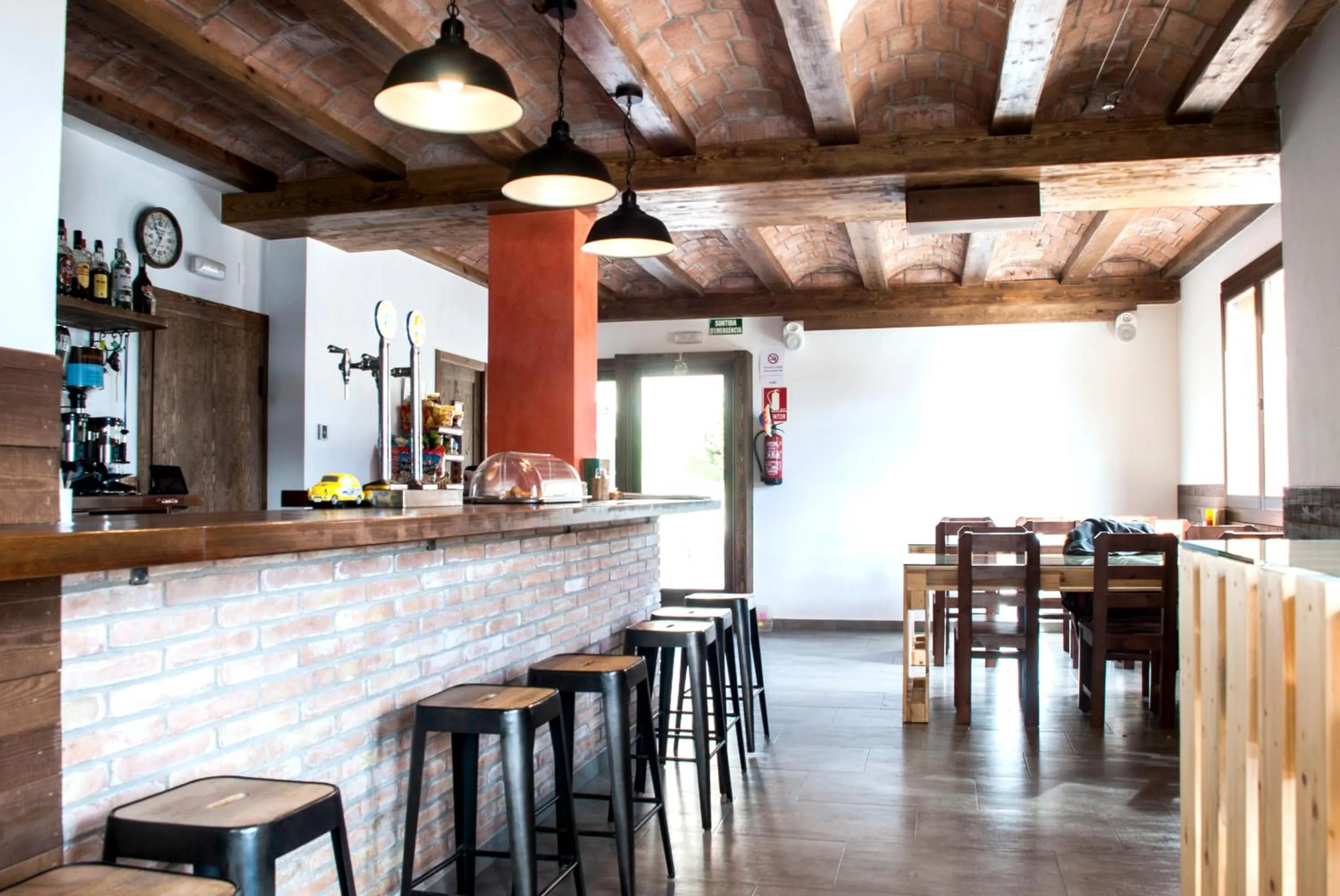 Restaurant/places to eat in Alberg Cal Manel