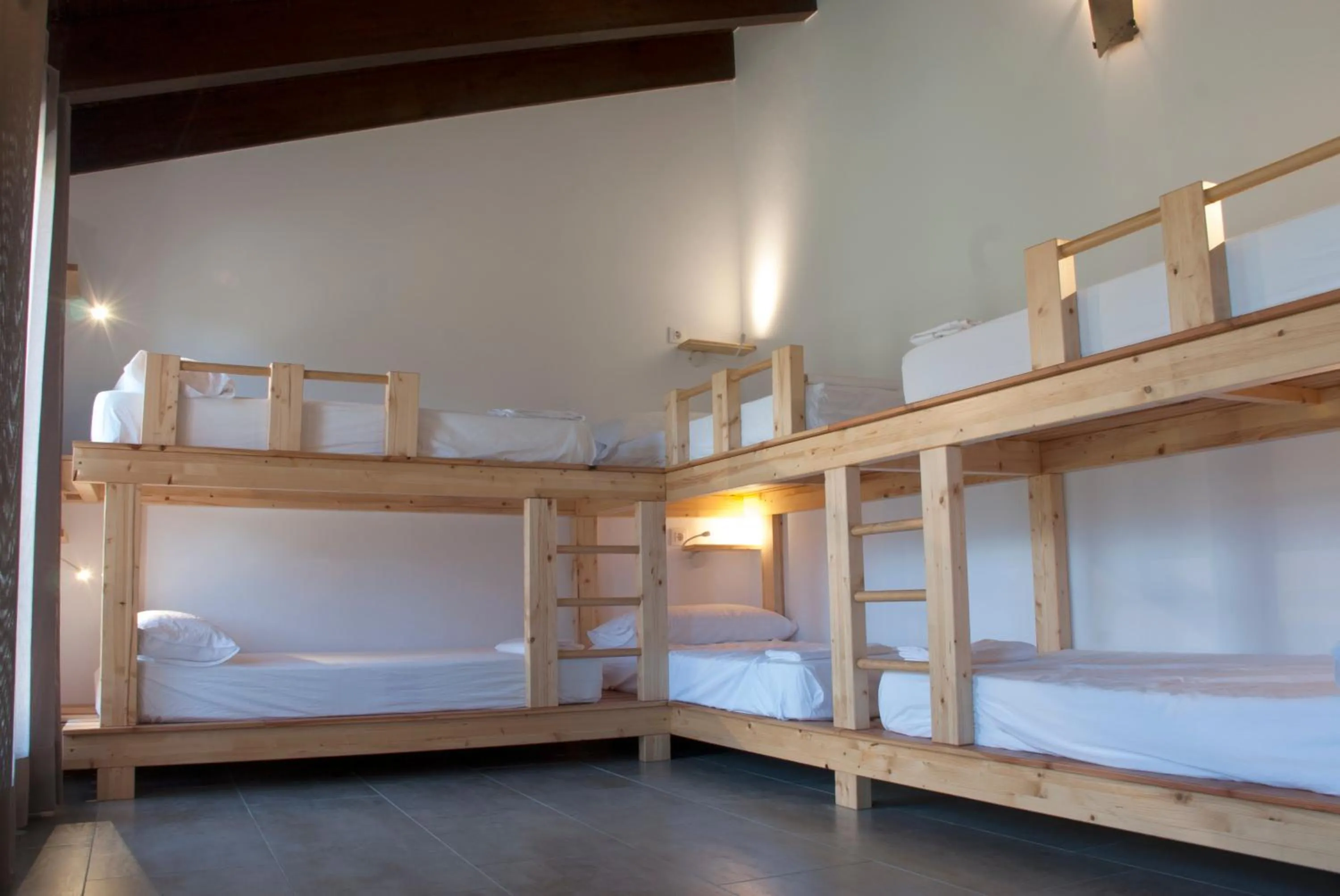 Photo of the whole room, Bed in Alberg Cal Manel