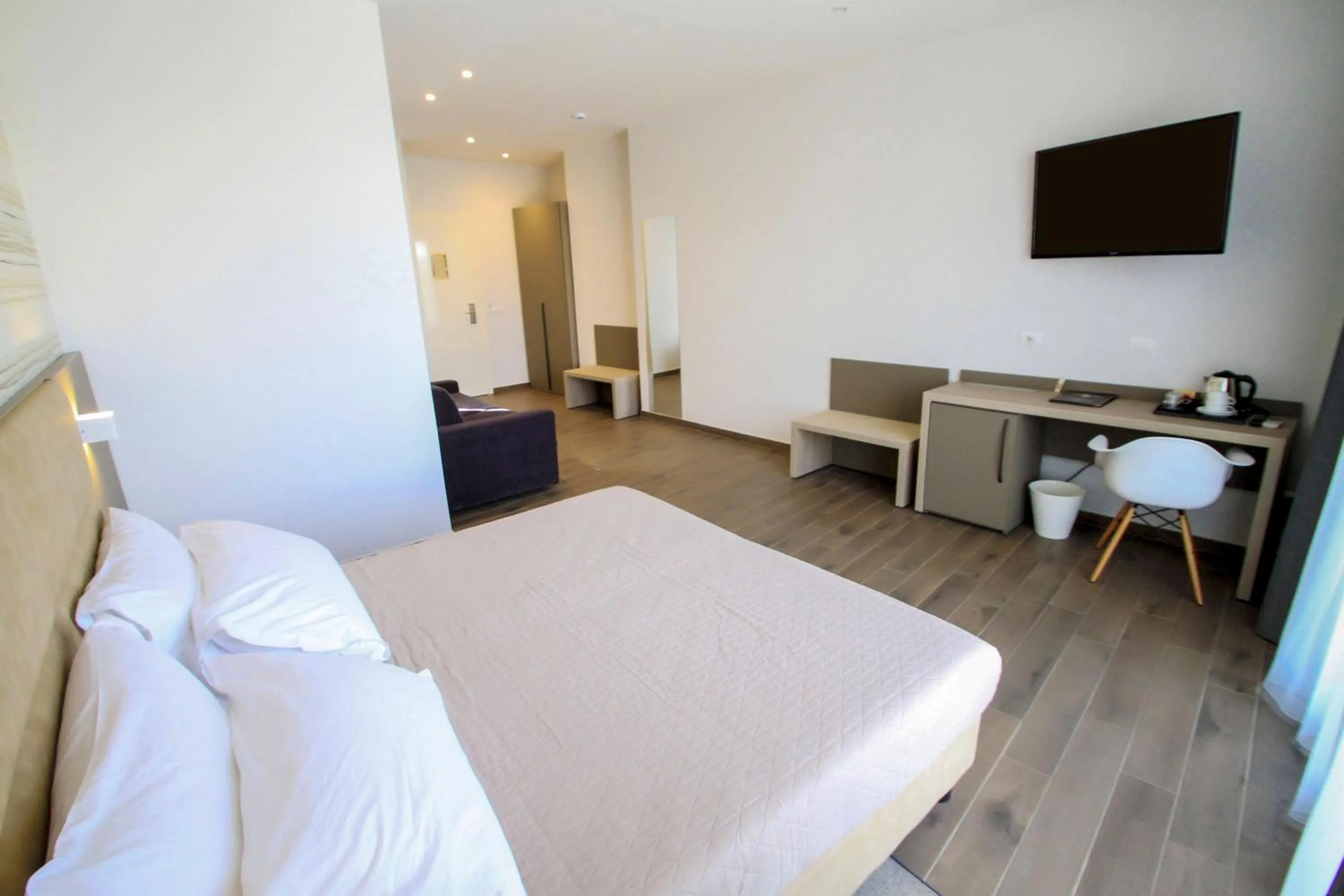 Bedroom, Bed in International Hotel Dakar