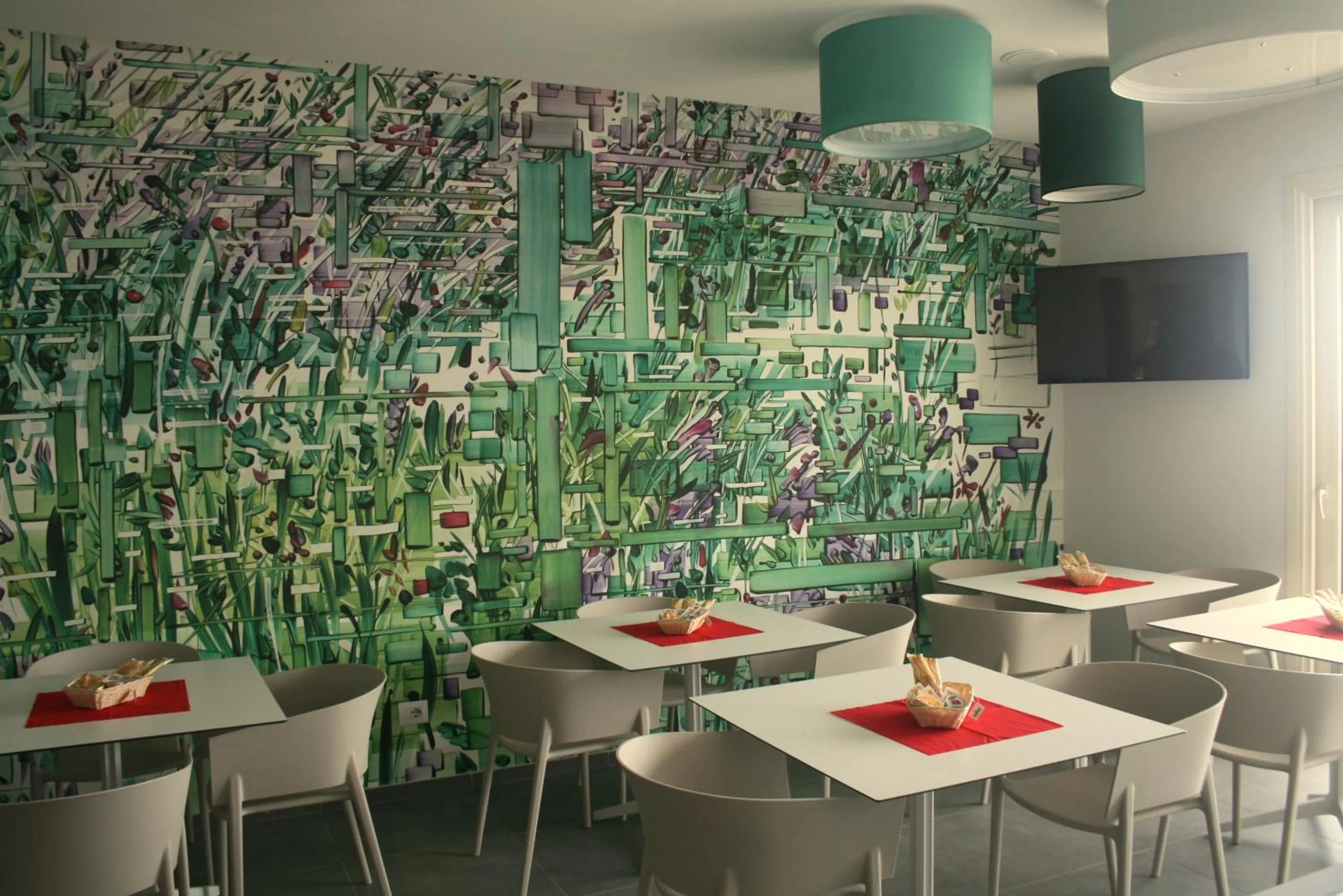 Restaurant/places to eat in International Hotel Dakar