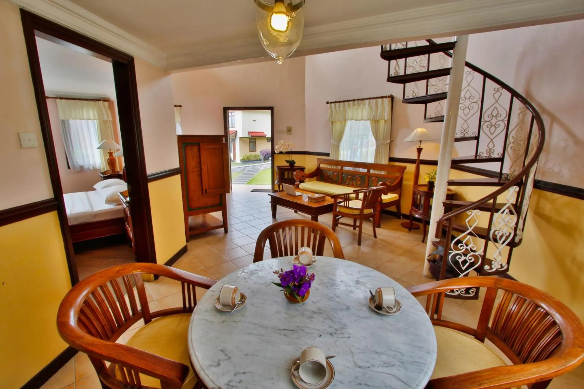 TV and multimedia in The Jayakarta Cisarua