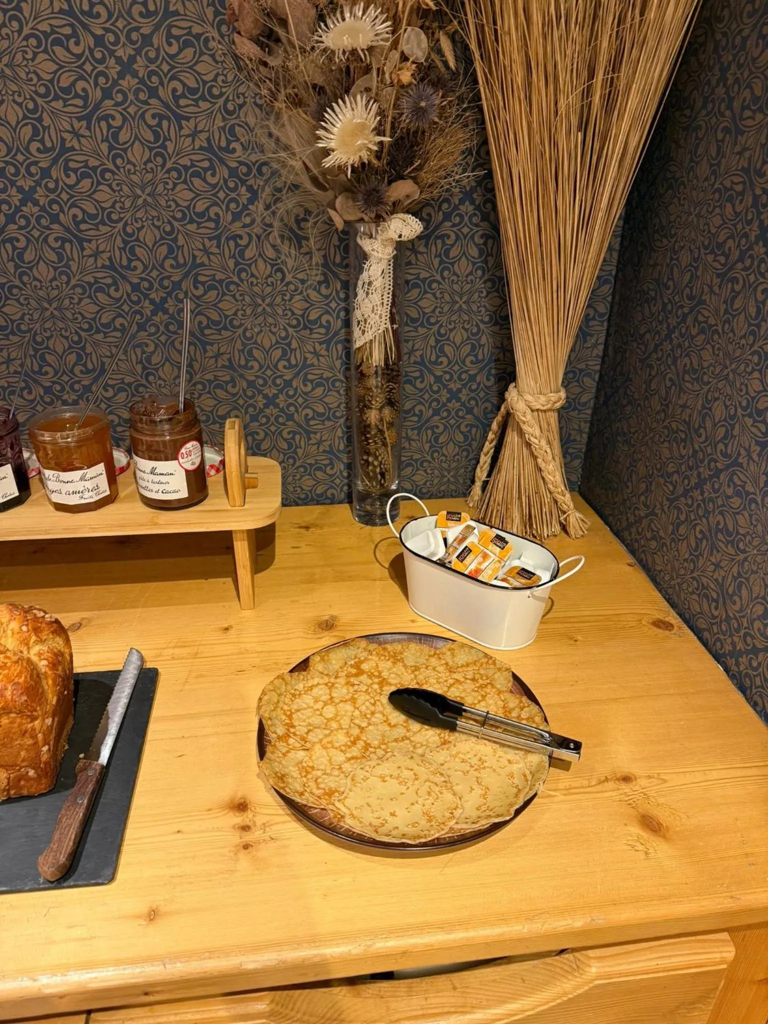 Breakfast in L'Arveyron Open House