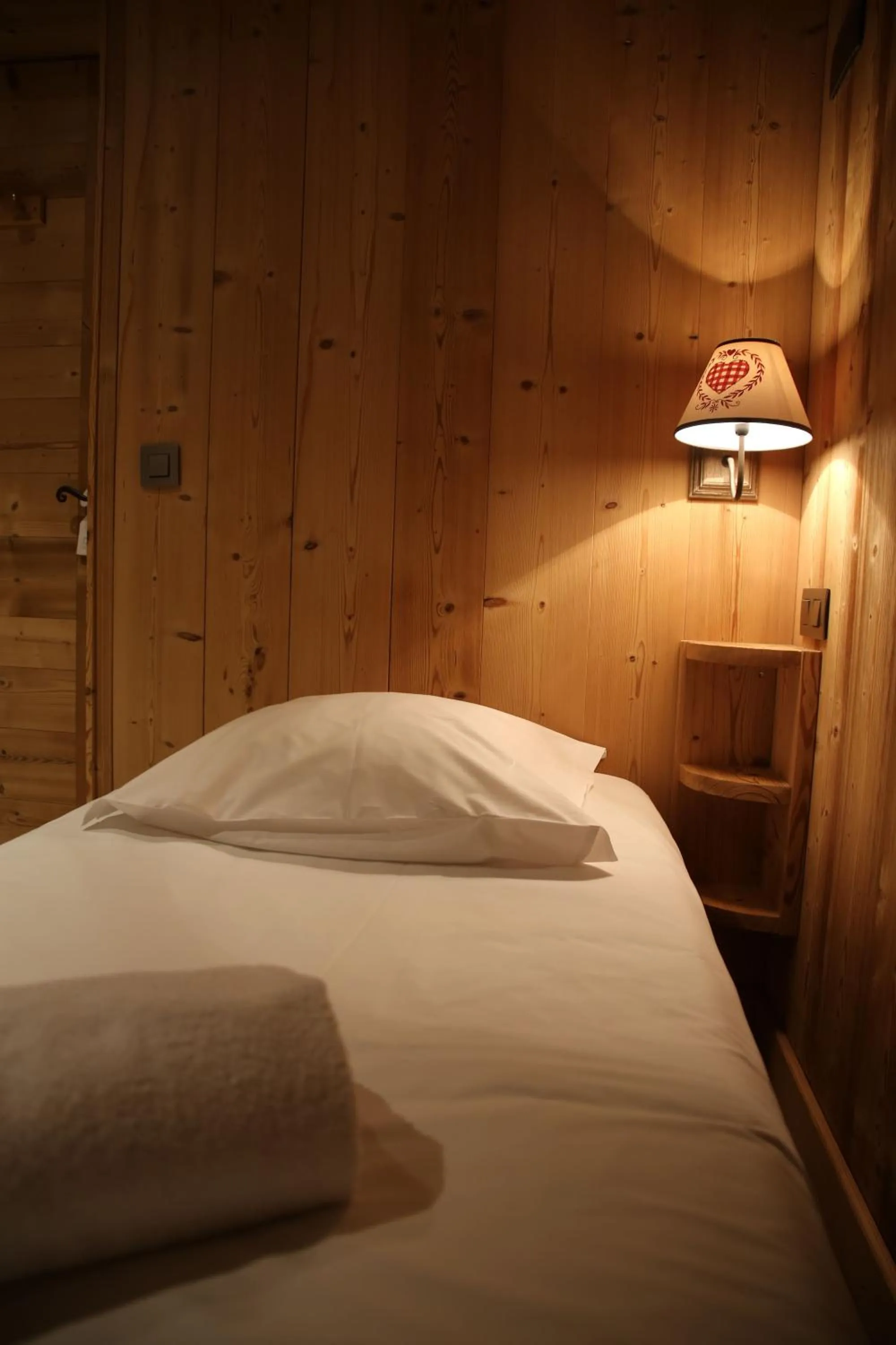 Bed in L'Arveyron Open House