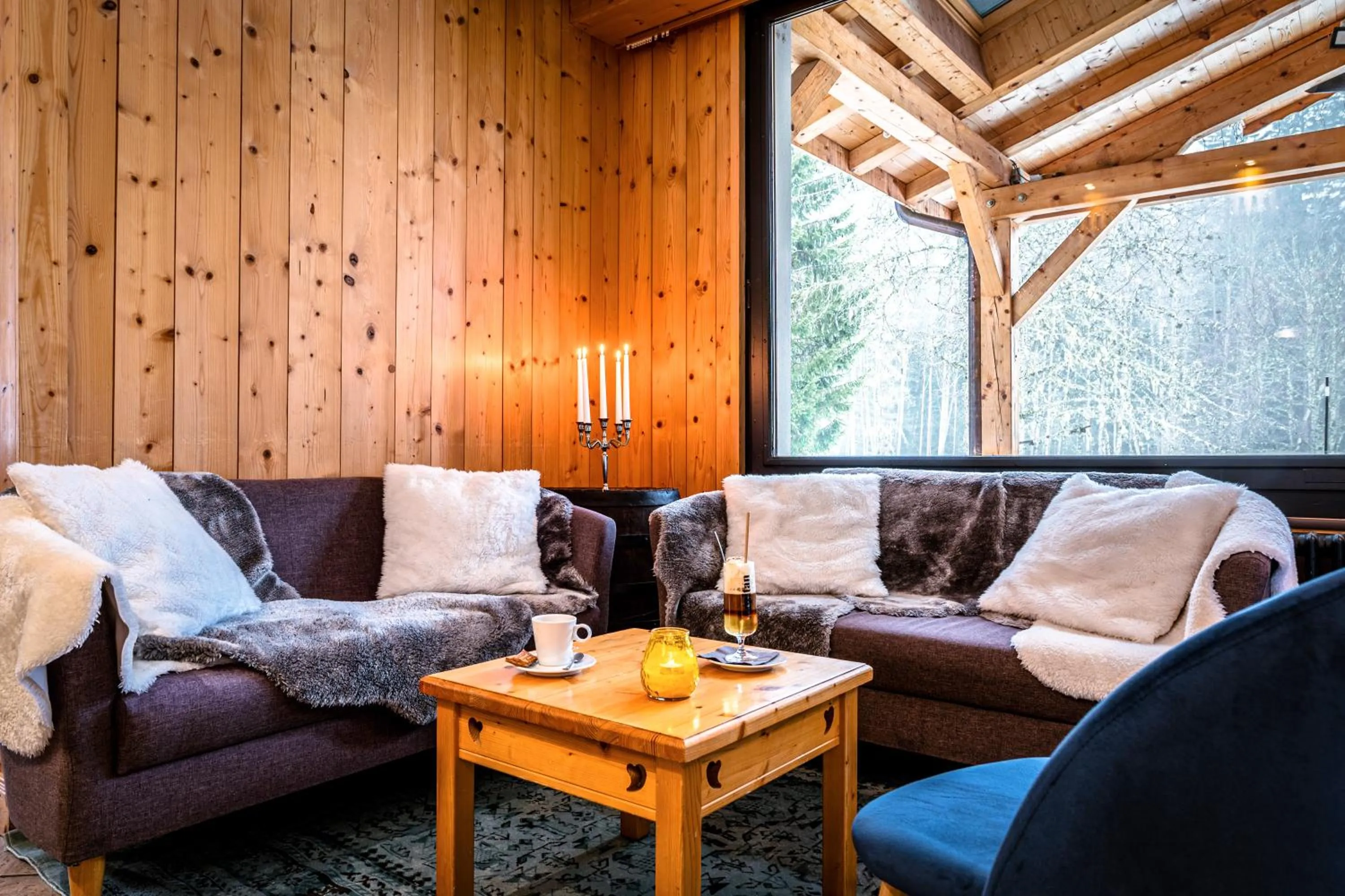 Restaurant/places to eat in L'Arveyron Open House