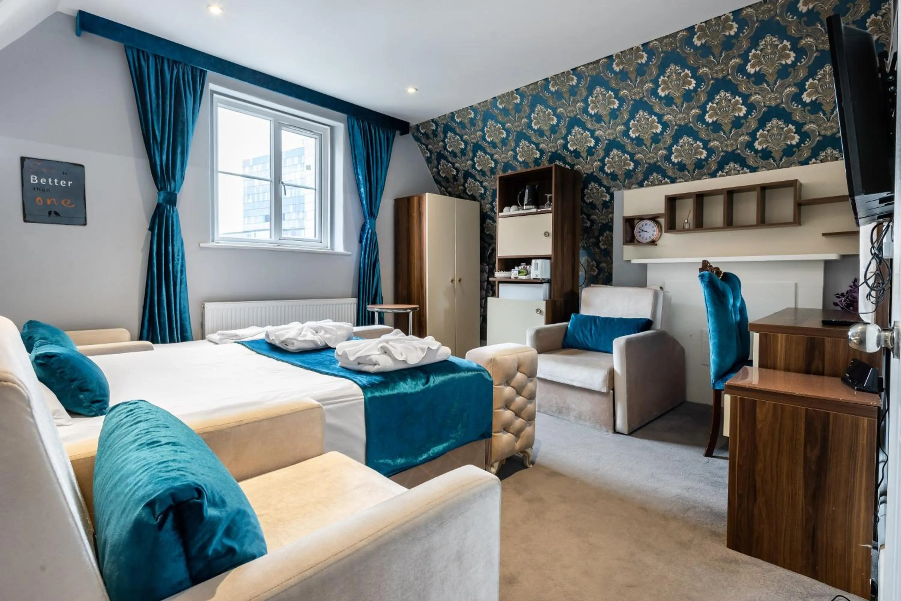 Bedroom, Bed in Vilenza Hotel