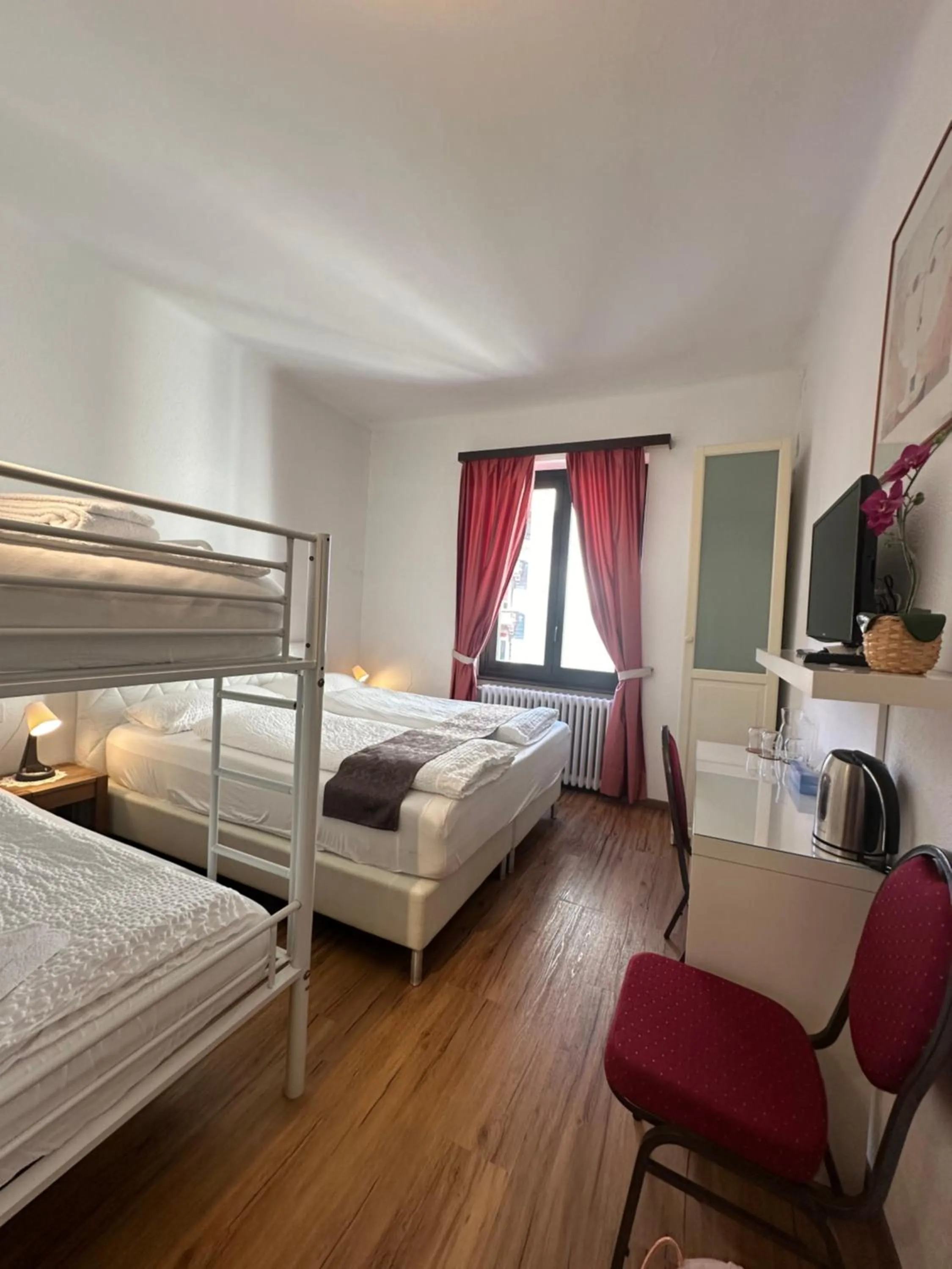 Bed in Hotel Croce Federale