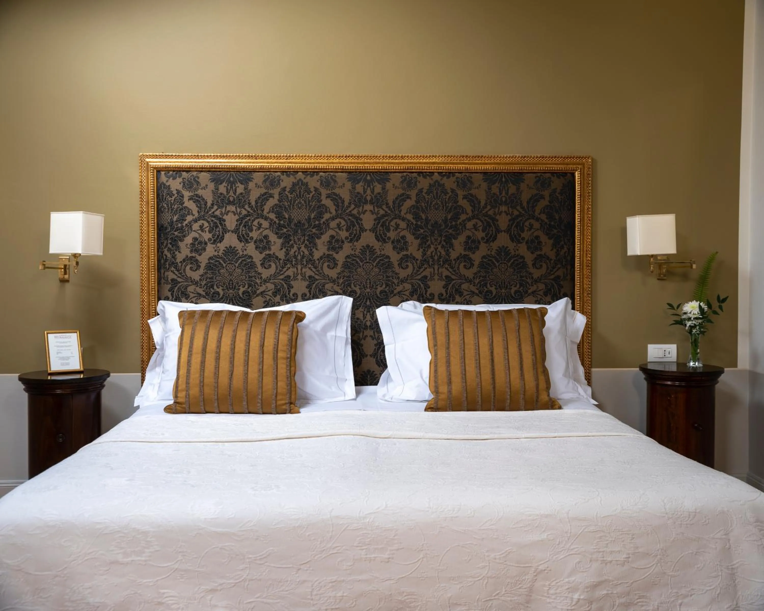 Bedroom, Bed in Albergo Pietrasanta