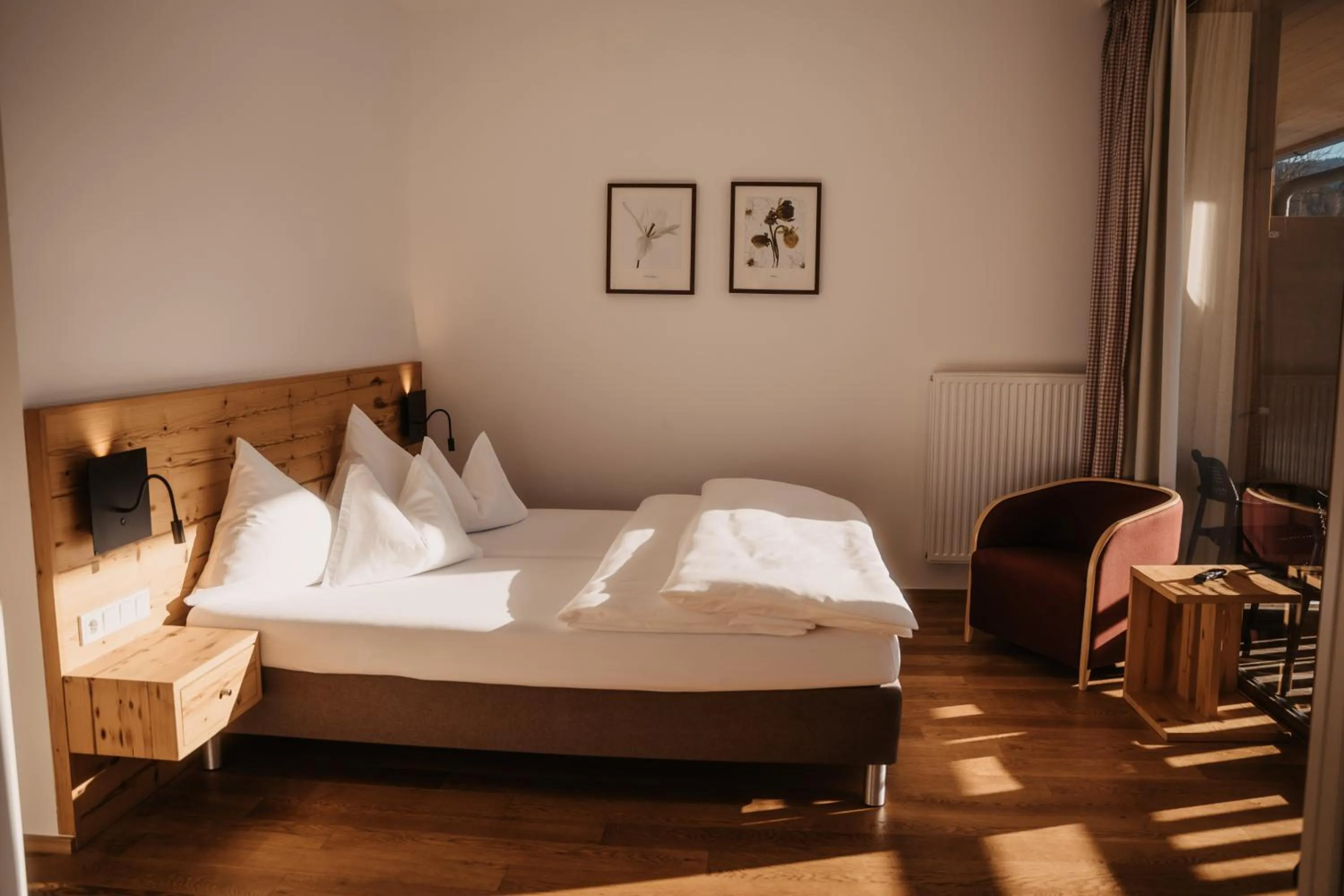 Bedroom, Bed in Hotel Neubergerhof