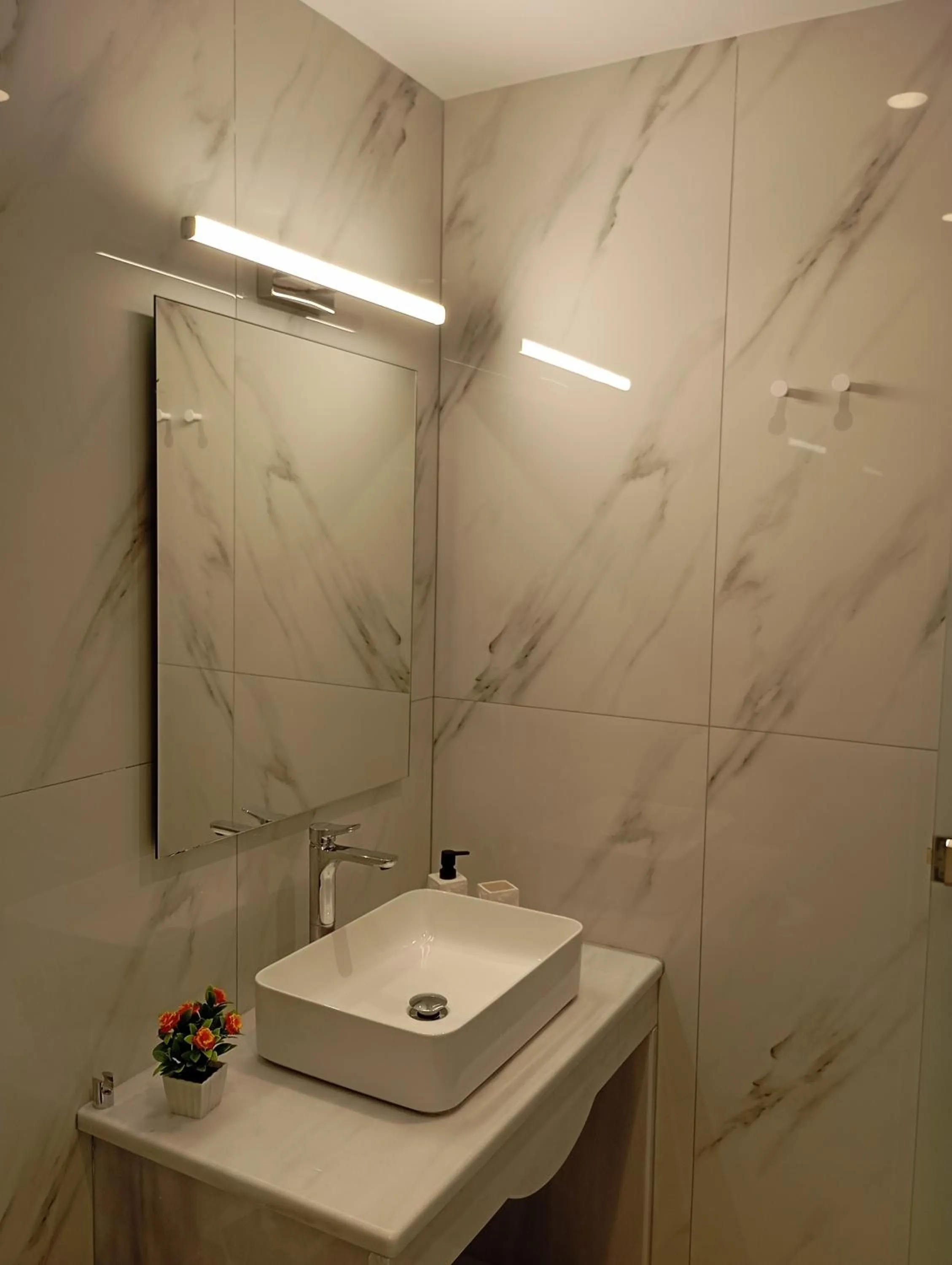 Shower in Ifestia Hotel