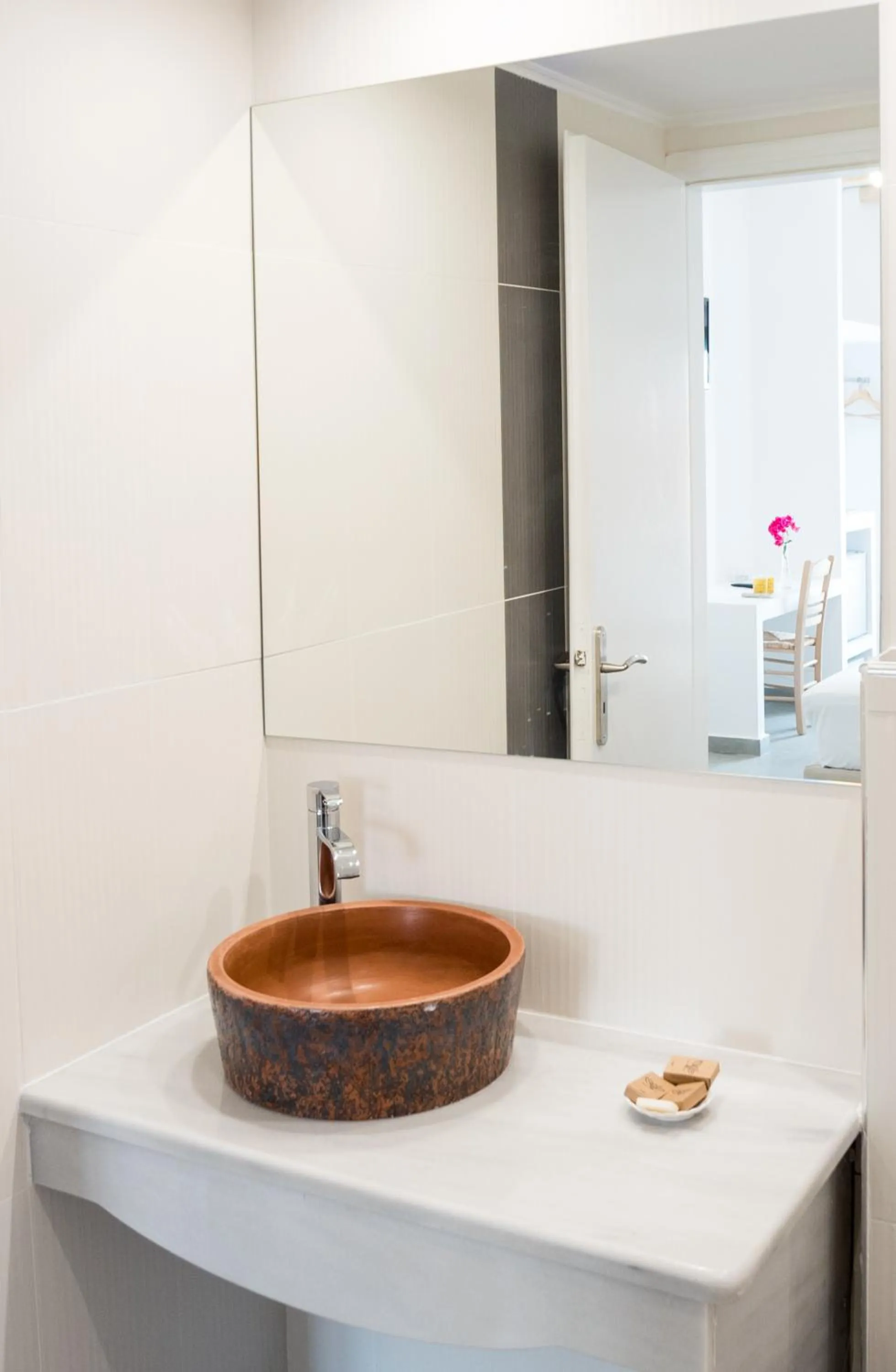 Shower in Ifestia Hotel