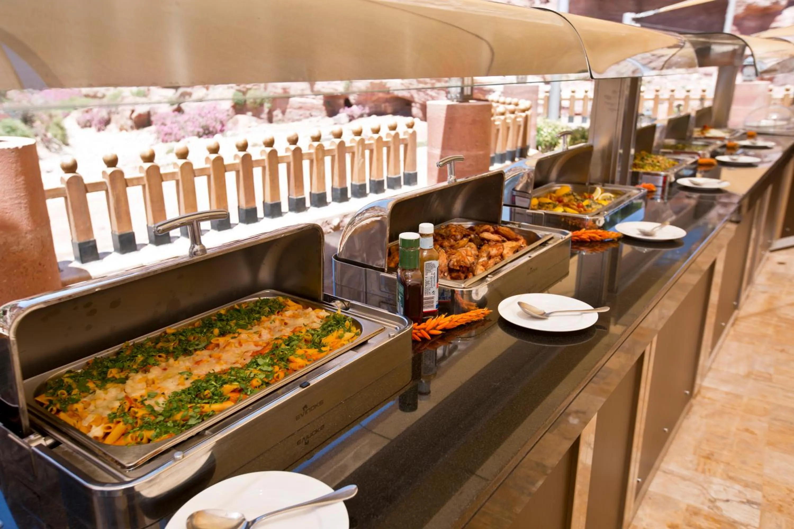 Food and drinks in Petra Guest House Hotel