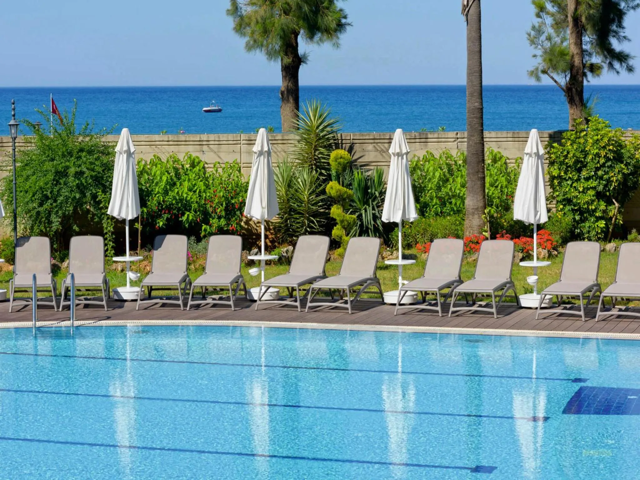 Swimming pool in Hotel Grand Kaptan - Ultra All Inclusive