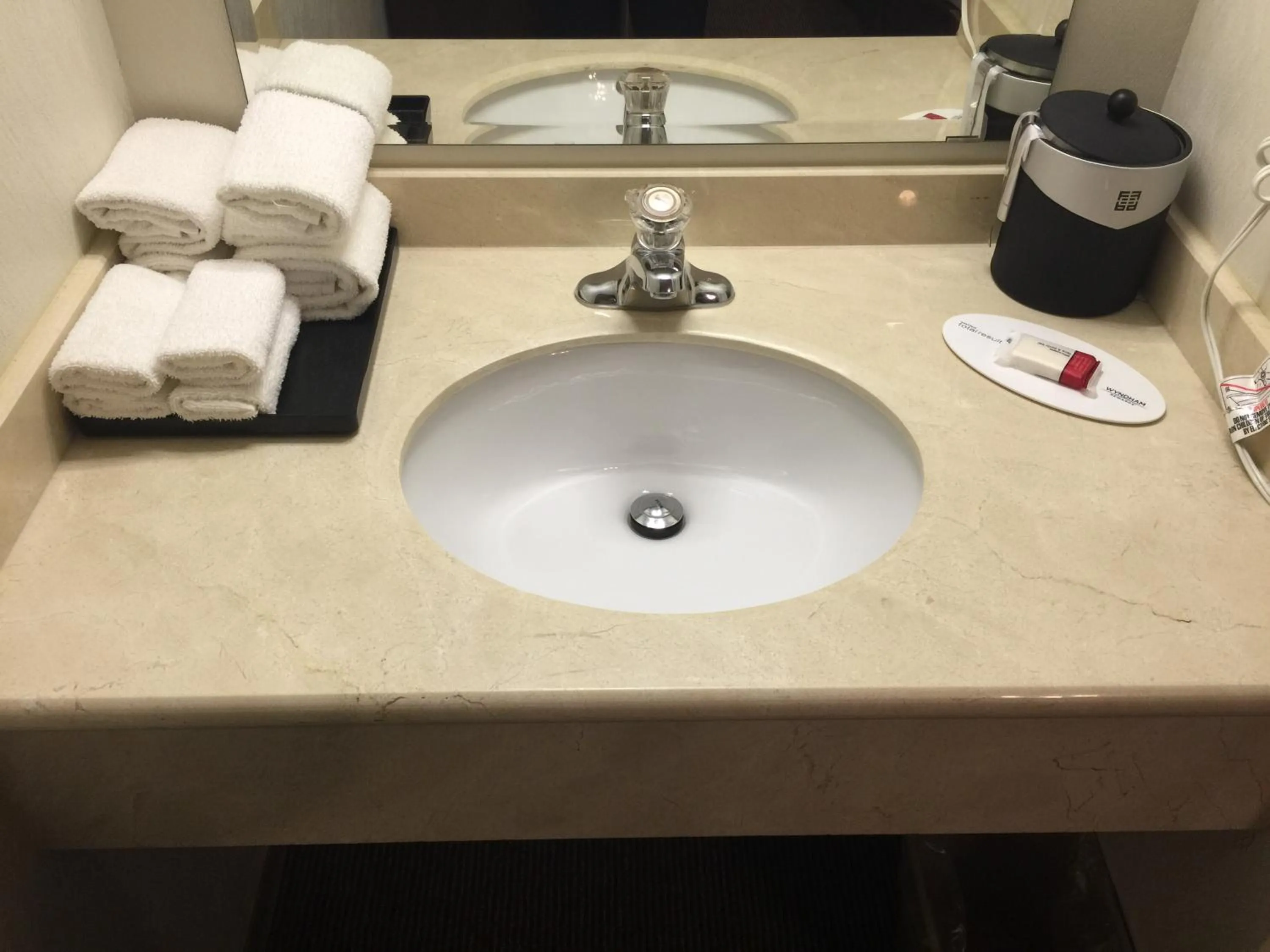 Decorative detail in Super 8 by Wyndham Kelowna BC