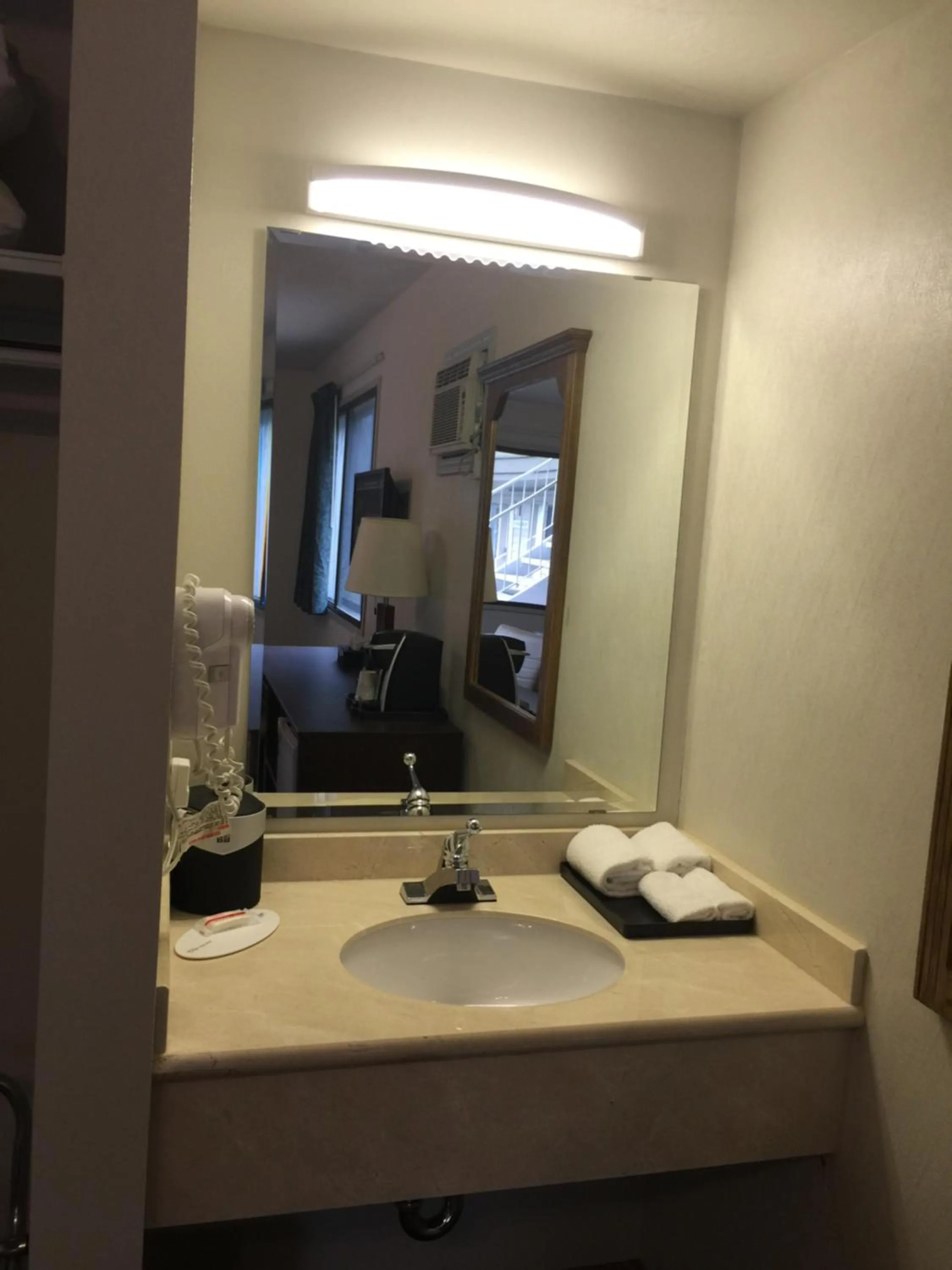 Decorative detail in Super 8 by Wyndham Kelowna BC