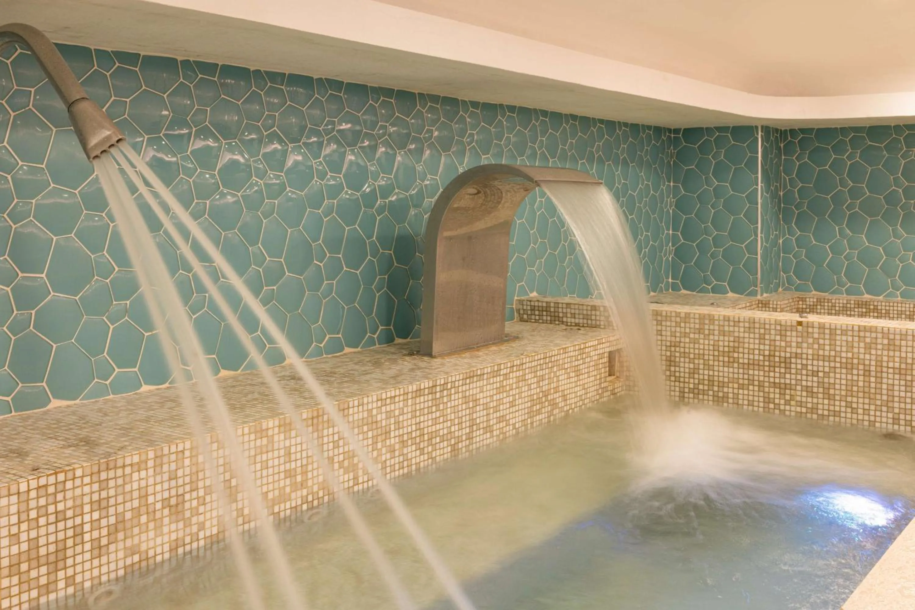 Spa and wellness centre/facilities in DoubleTree by Hilton Mazatlan, SIN