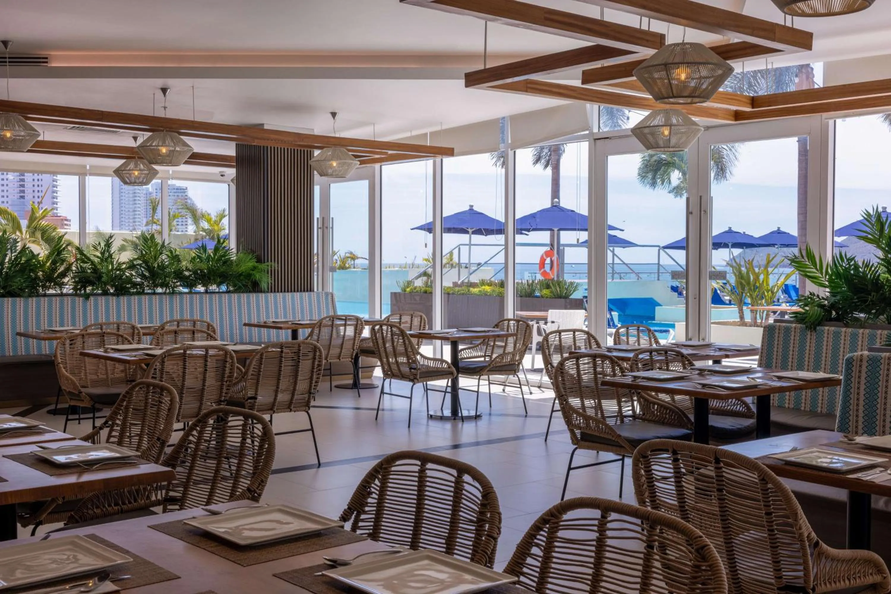 Restaurant/places to eat in DoubleTree by Hilton Mazatlan, SIN