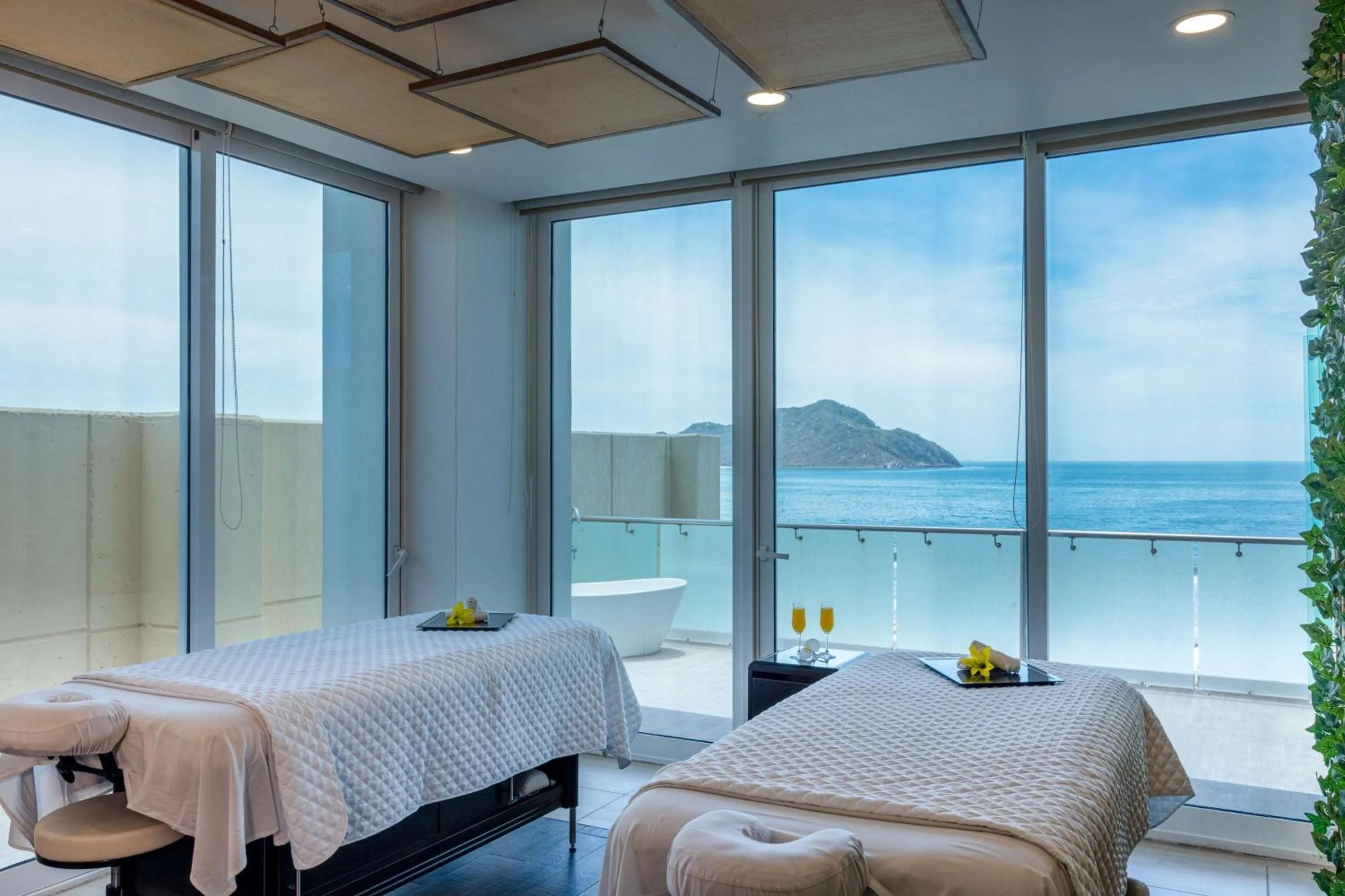Spa and wellness centre/facilities, Bed in DoubleTree by Hilton Mazatlan, SIN