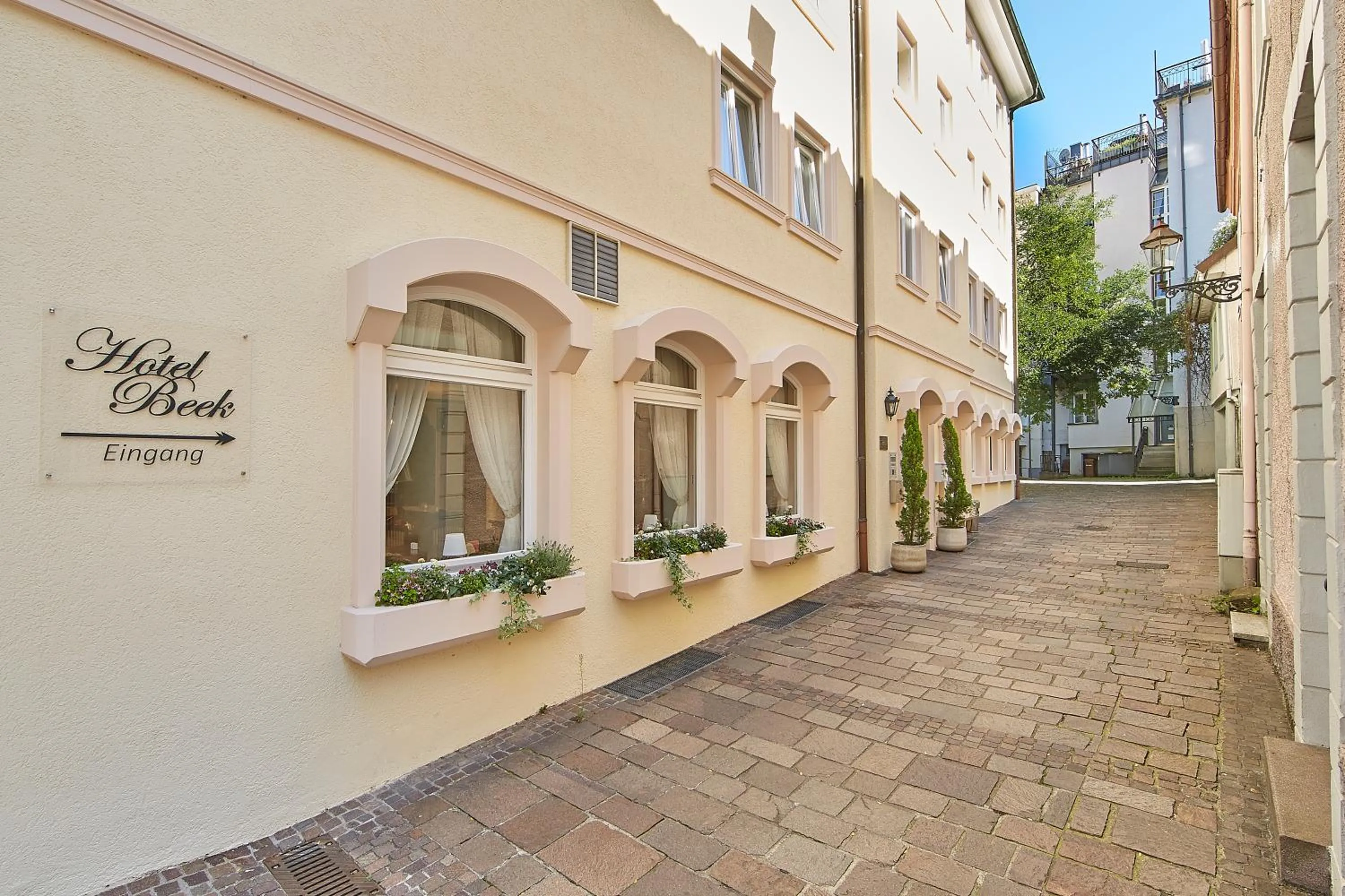 Property building in Hotel Beek by Anna