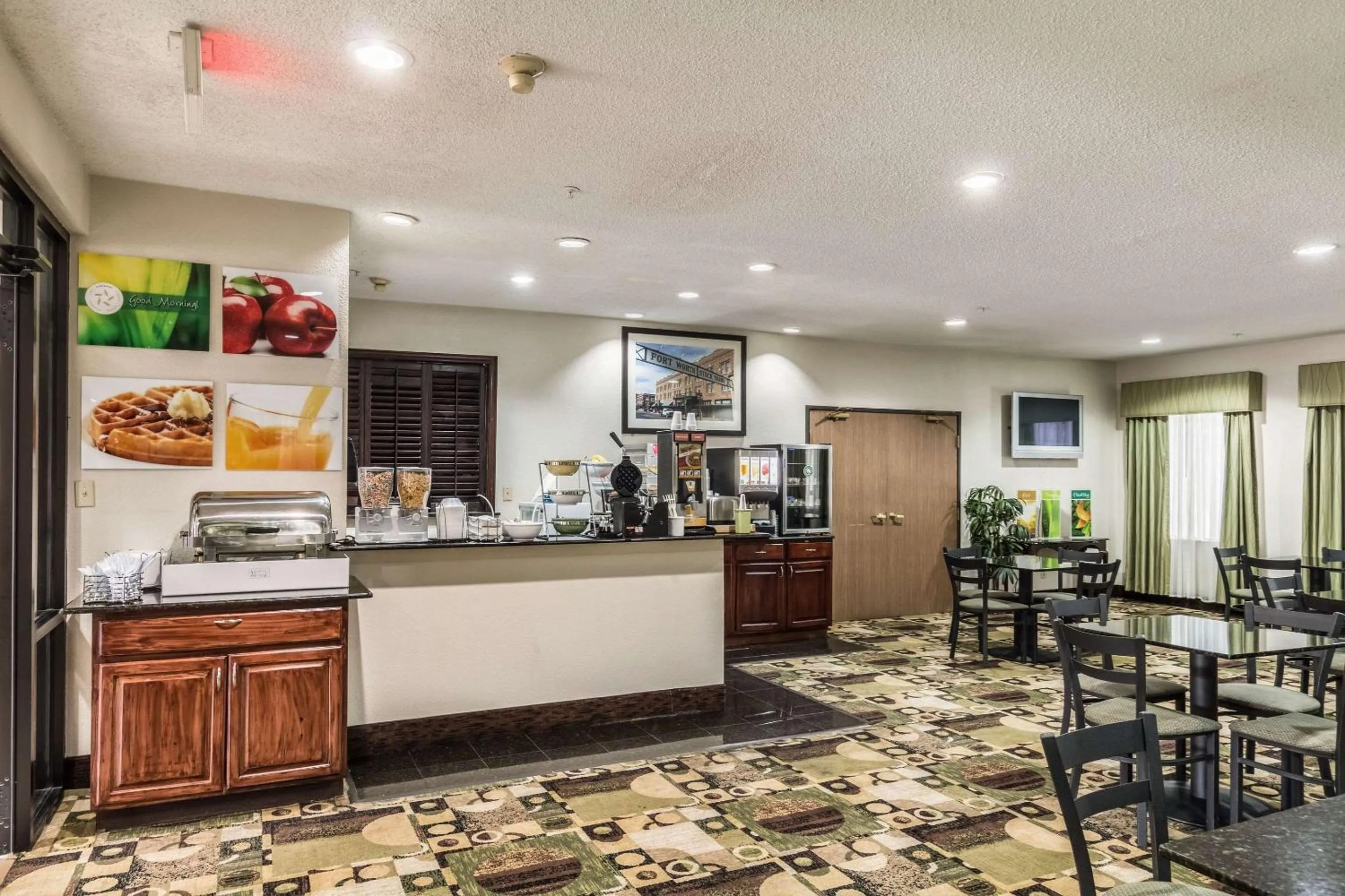 Restaurant/places to eat in Quality Suites Burleson - Ft Worth