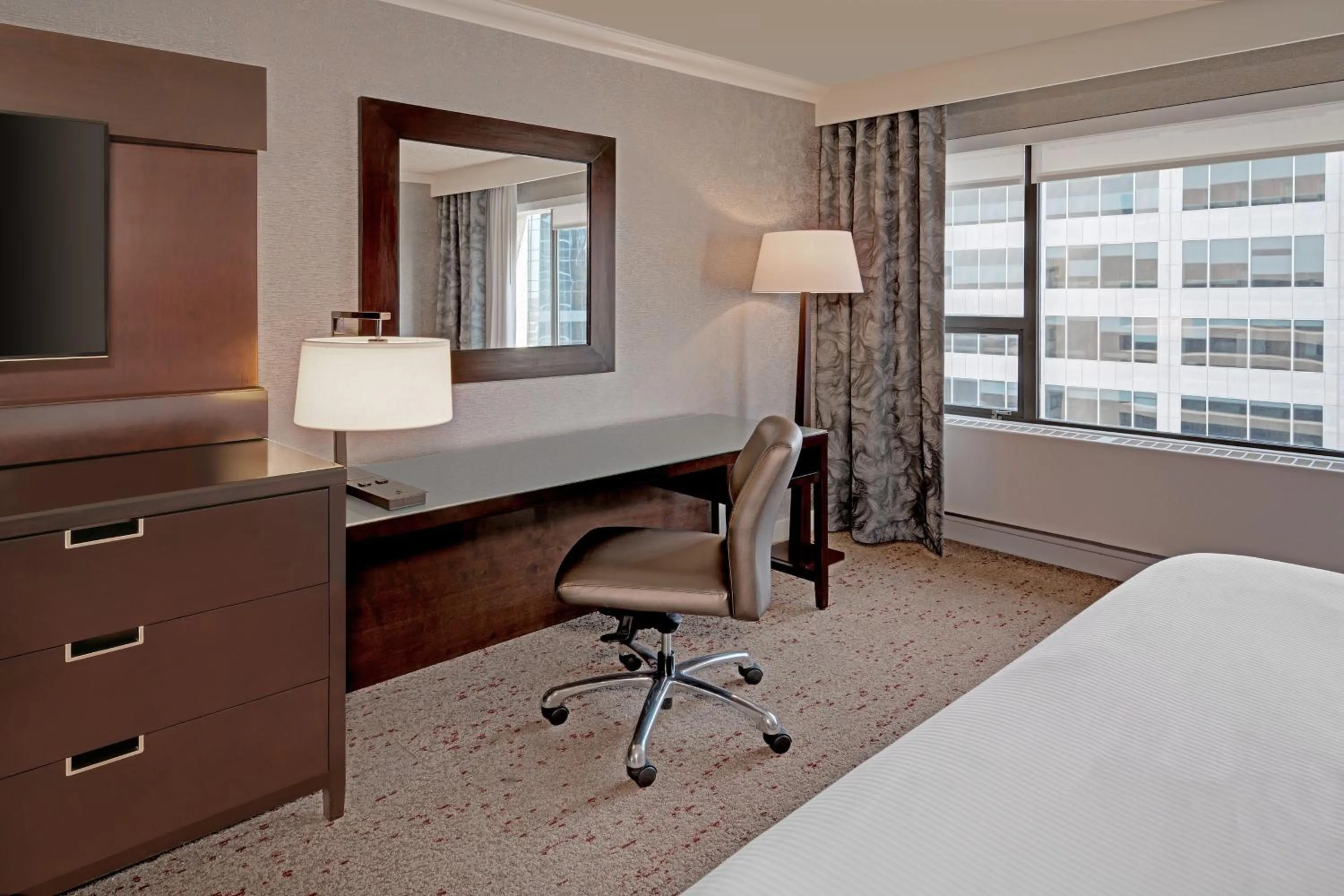 Photo of the whole room, Bed in The Westin Calgary