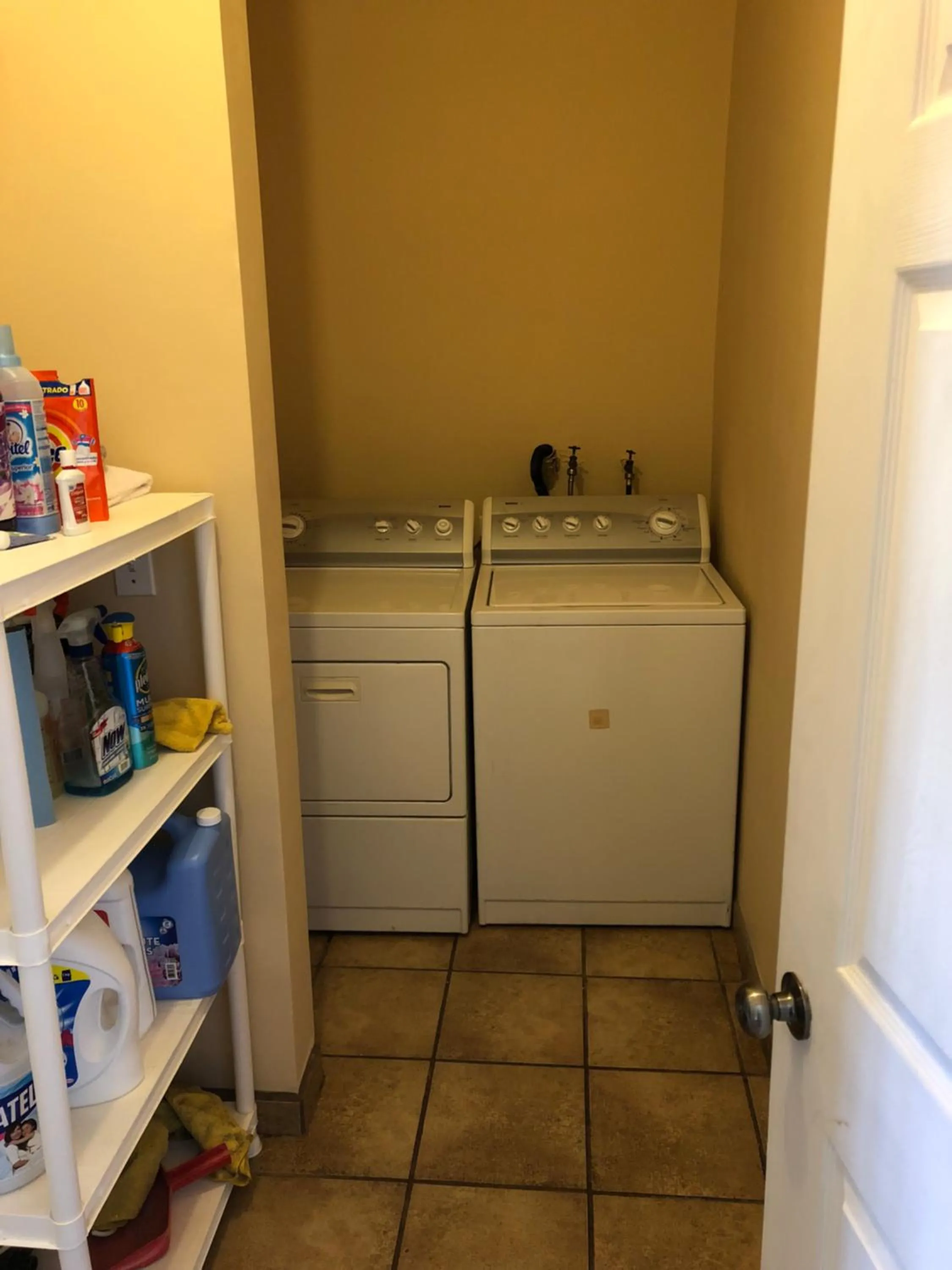 Casa Flores & Flores