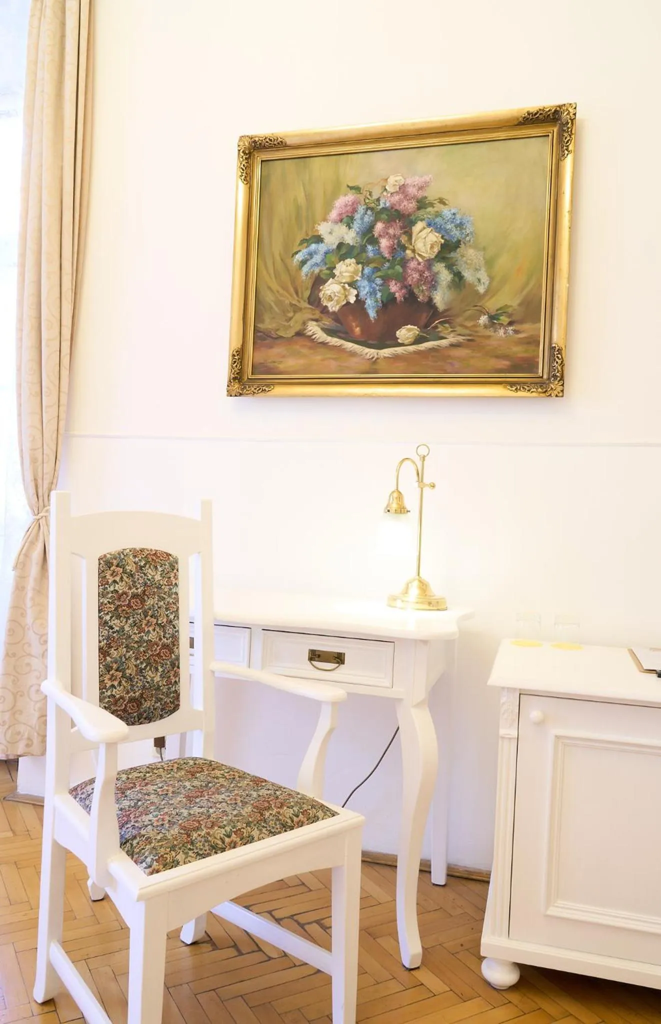 Seating area in Hotel U Zlateho jelena