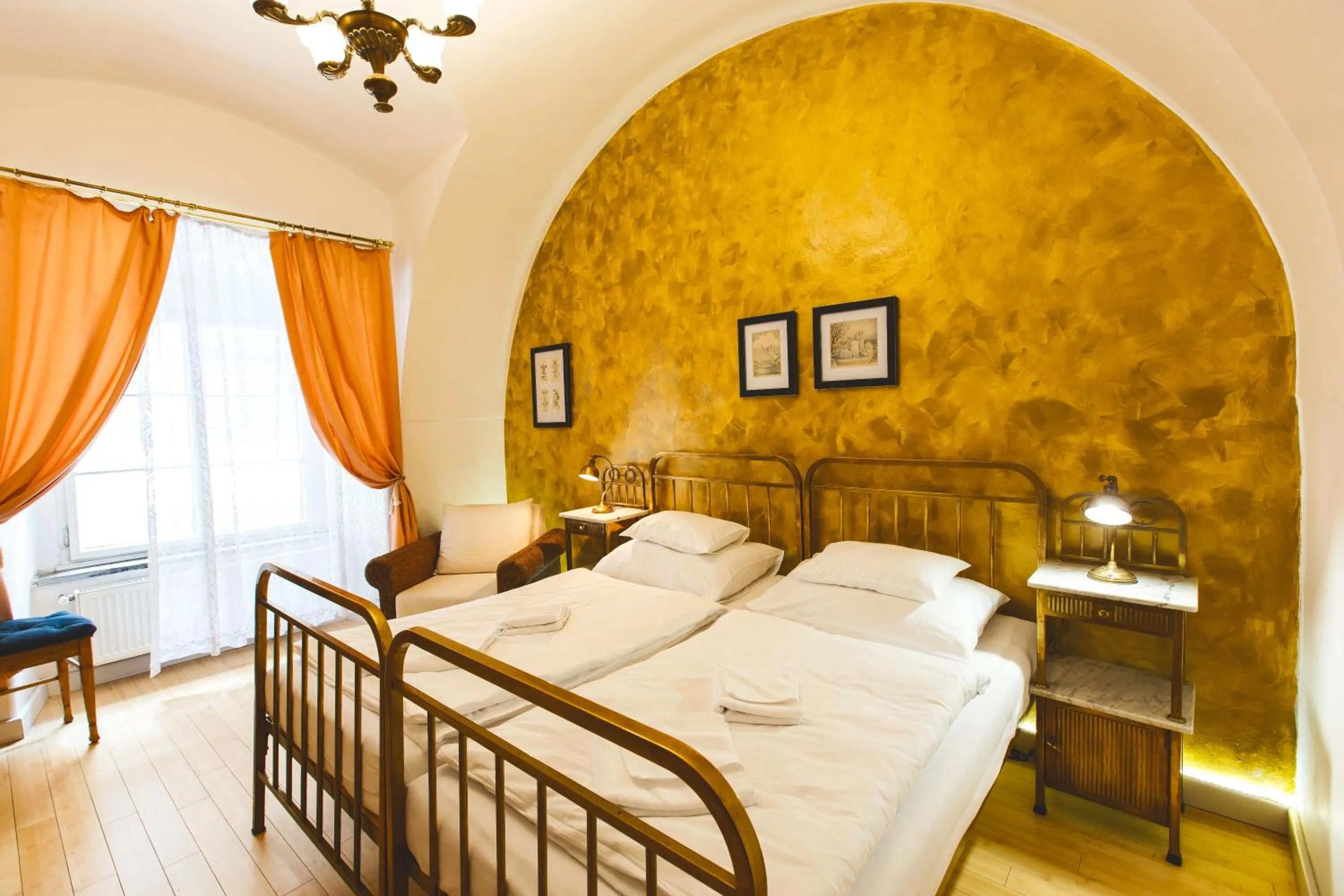 Bedroom, Bed in Hotel U Zlateho jelena